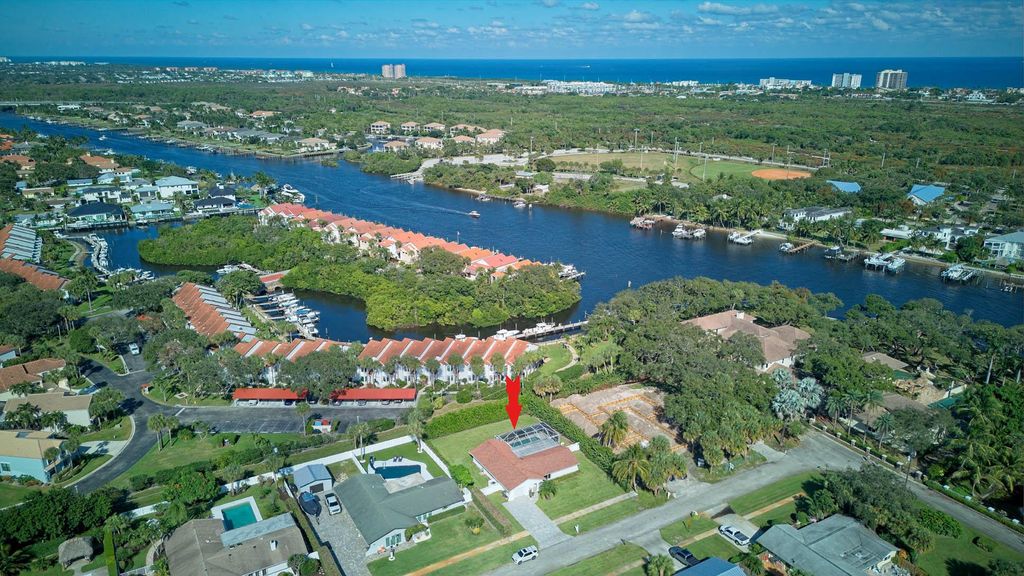 Photo of 2289 Windsor Road, Palm Beach Gardens, FL 33410 (MLS # R11141763)