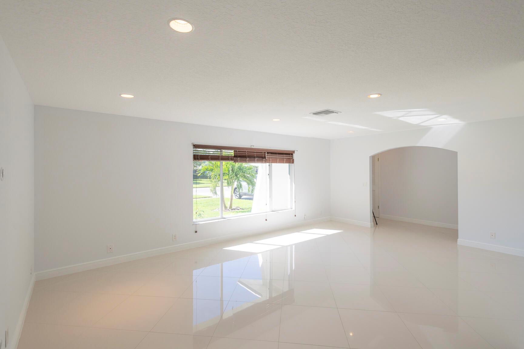 WINDSOR ESTATES - Residential Lease