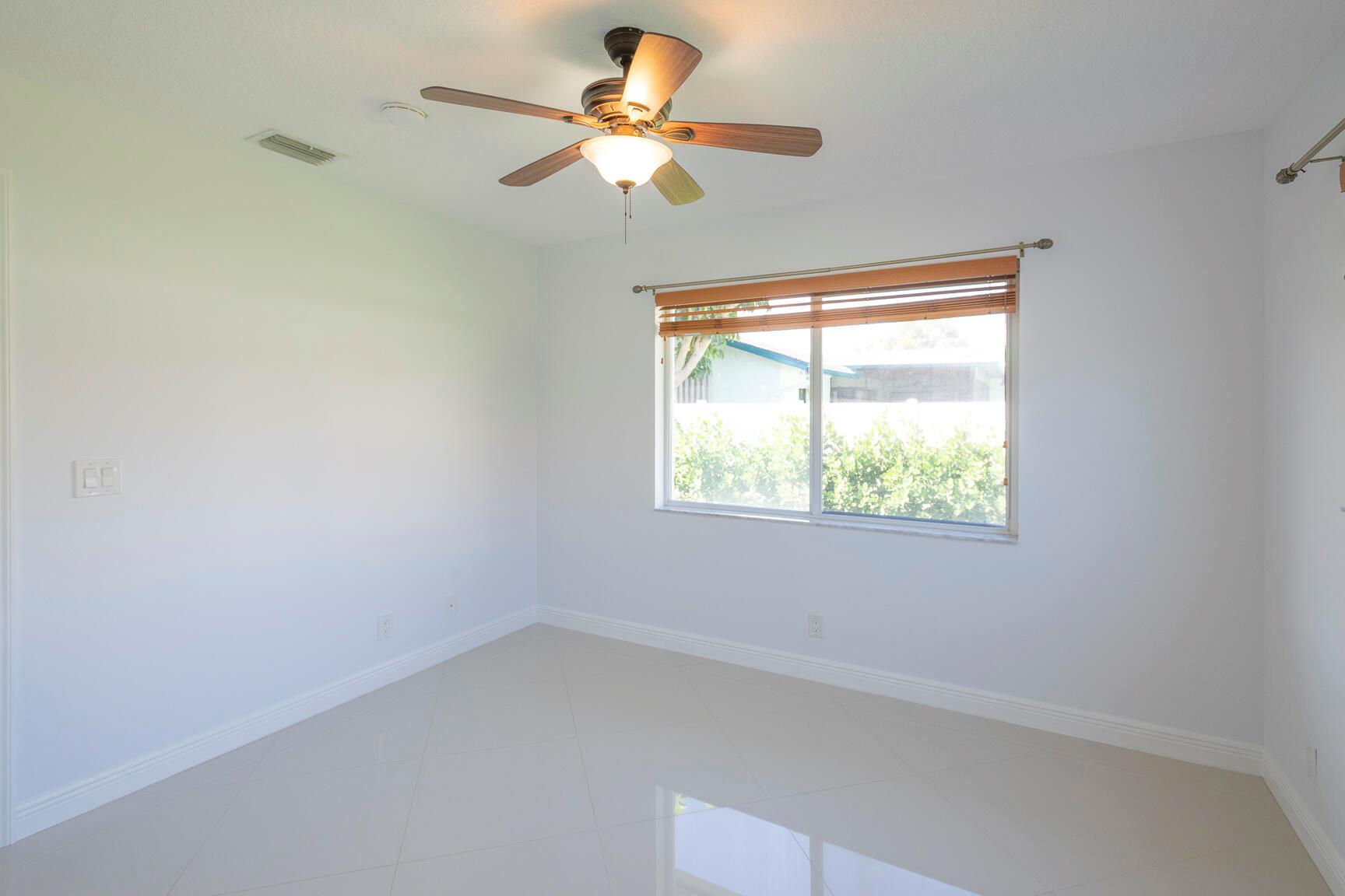 WINDSOR ESTATES - Residential Lease