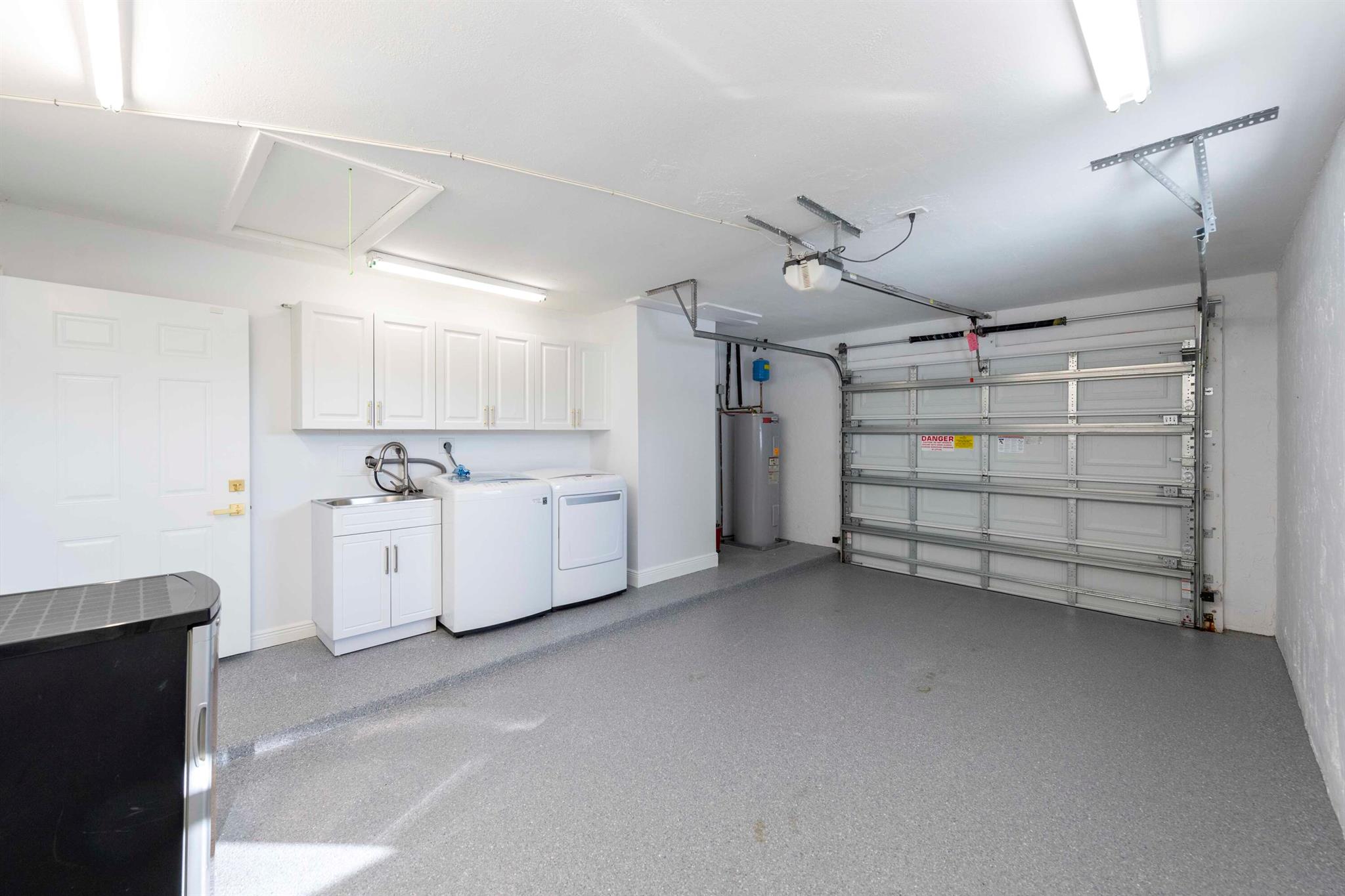 WINDSOR ESTATES - Residential Lease