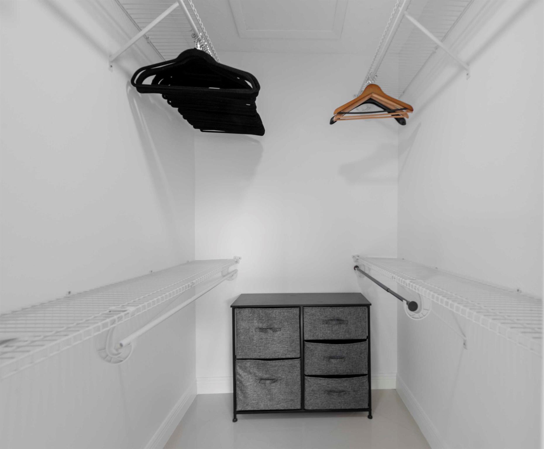 WINDSOR ESTATES - Residential Lease