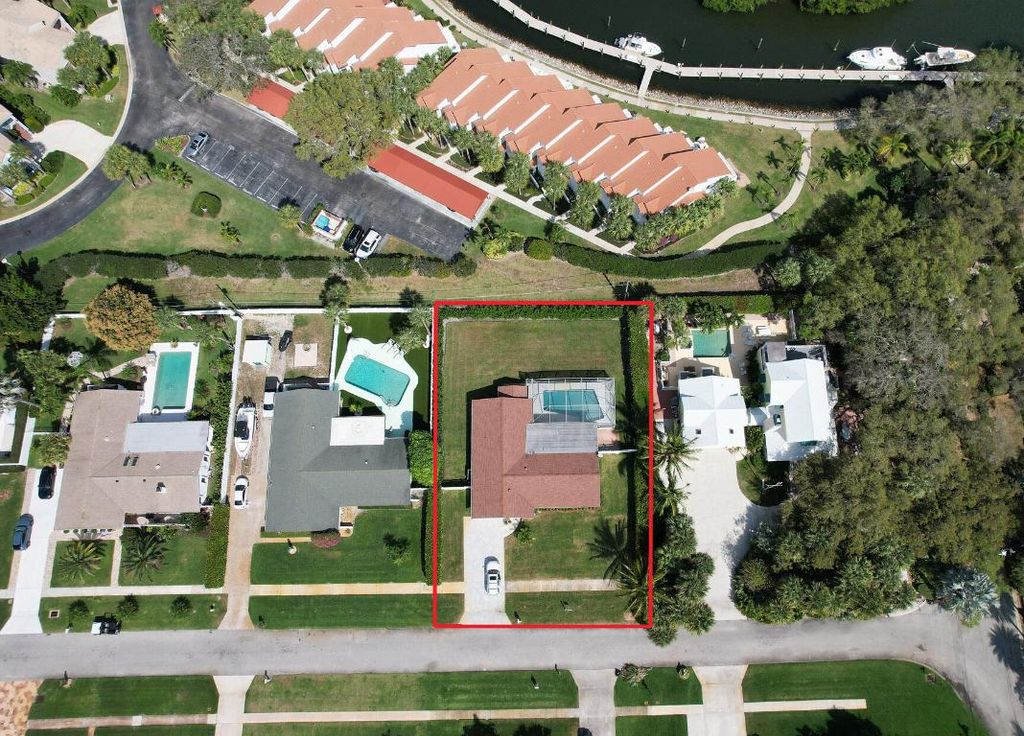 Photo of 2289 Windsor Road, Palm Beach Gardens, FL 33410 (MLS # R11141763)