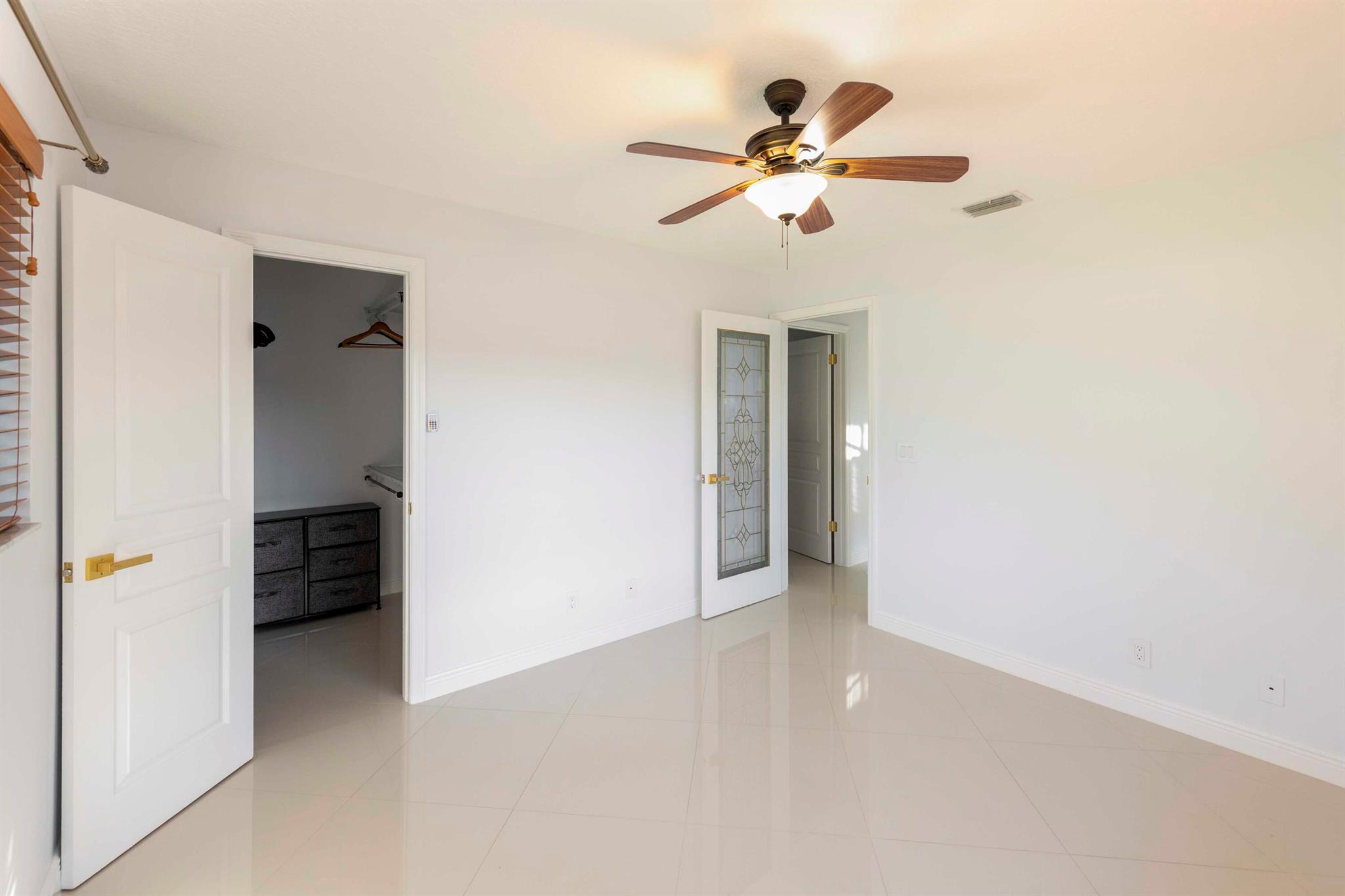 WINDSOR ESTATES - Residential Lease