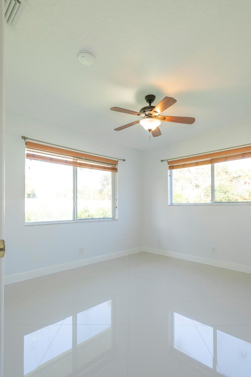 WINDSOR ESTATES - Residential Lease