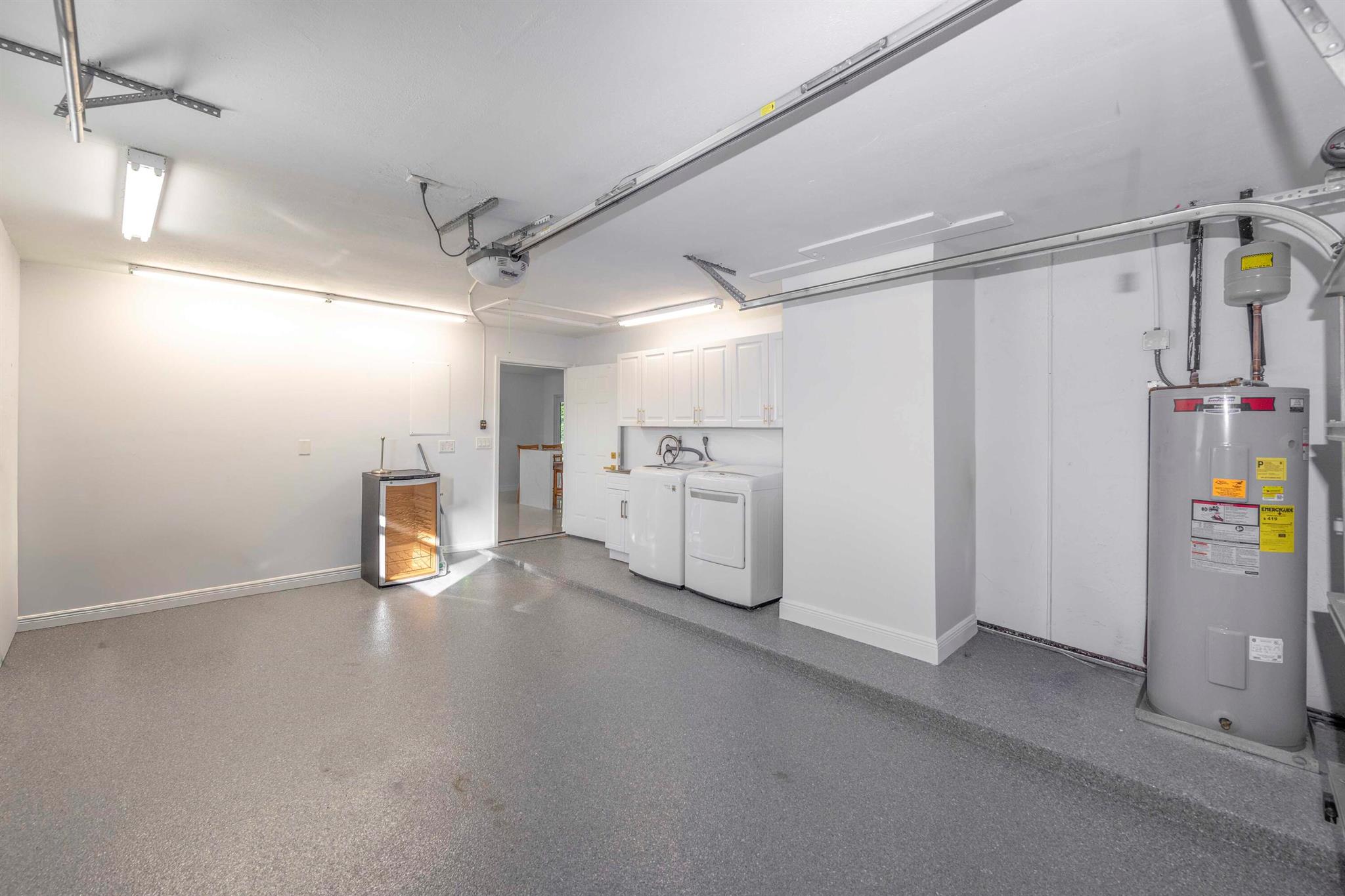 WINDSOR ESTATES - Residential Lease