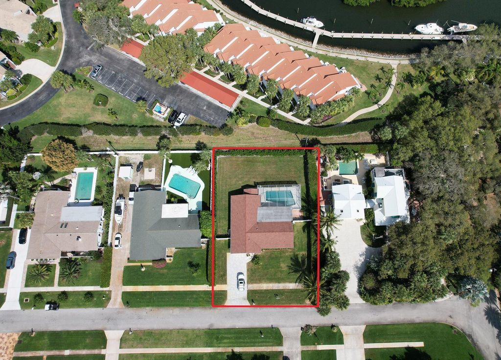 Photo of 2289 Windsor Road, Palm Beach Gardens, FL 33410 (MLS # R11141763)