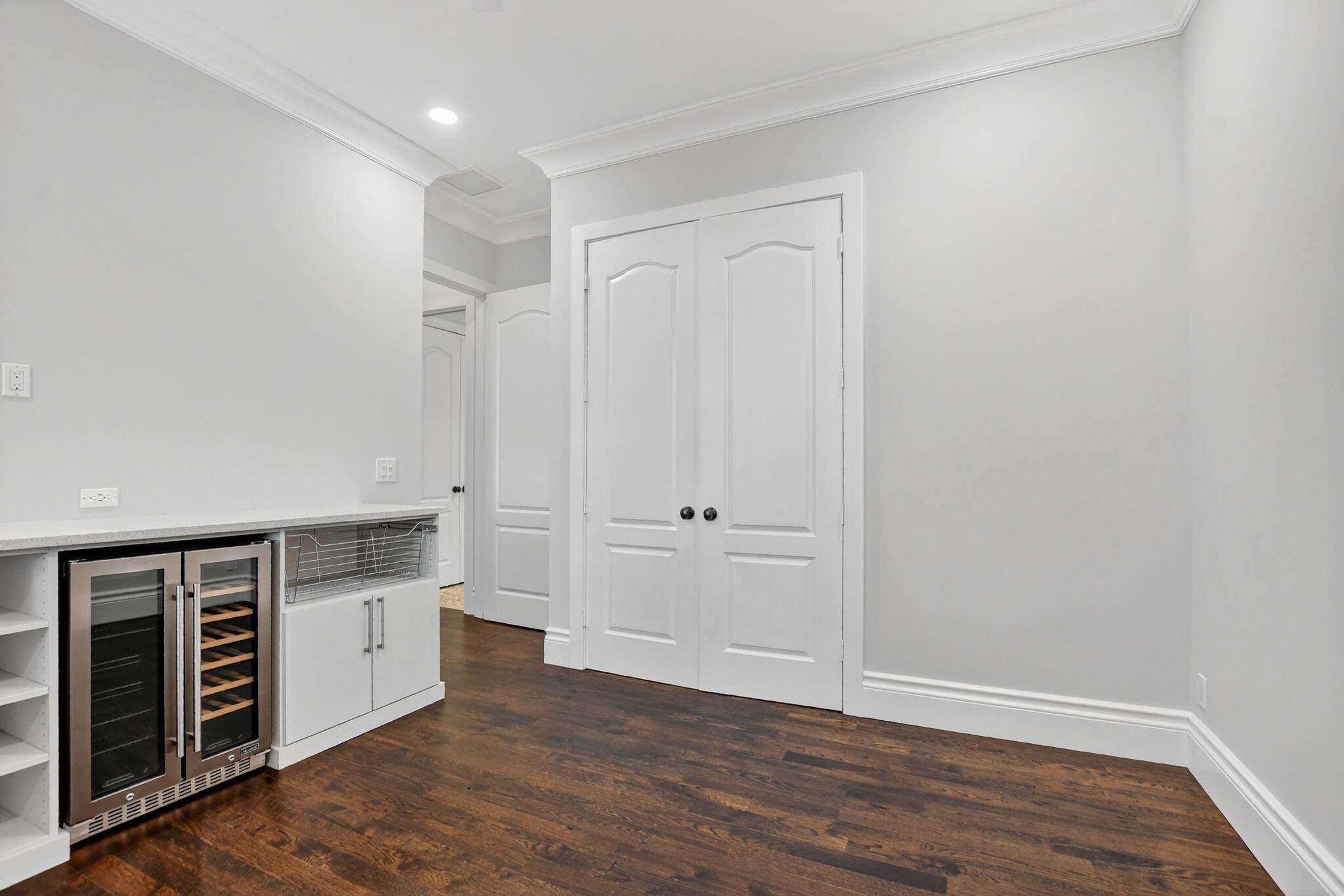 SPANISH VILLAGE - Residential Lease