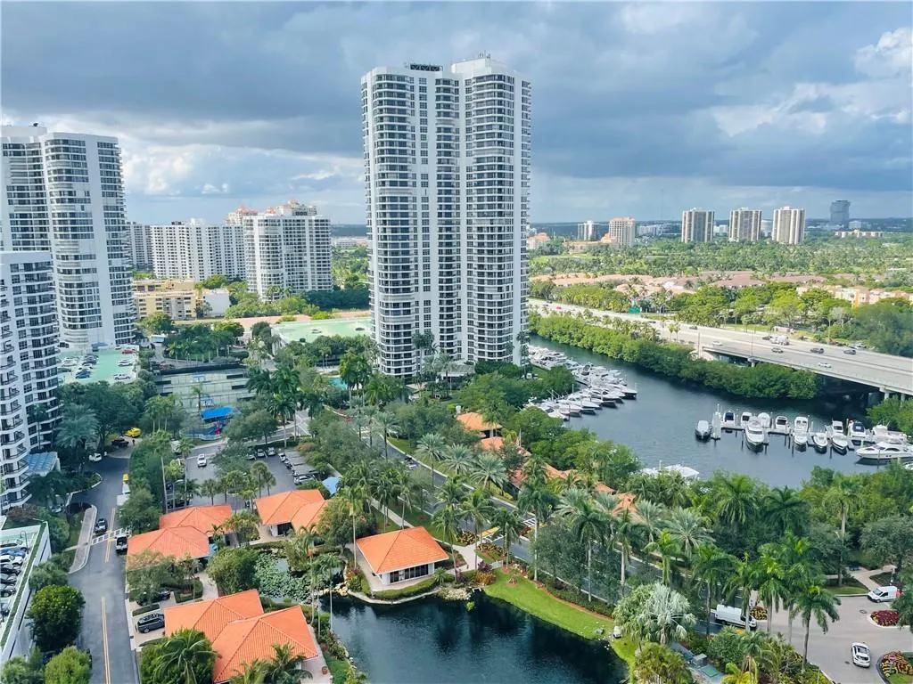 19101 Mystic Pointe Dr Unit 2307