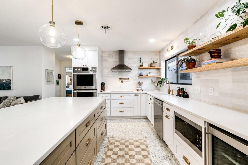 Photo of 95 Golfview Drive, Tequesta, FL 33469 (MLS # R10965156)