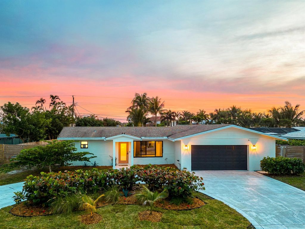 Photo of 95 Golfview Drive, Tequesta, FL 33469 (MLS # R10965156)