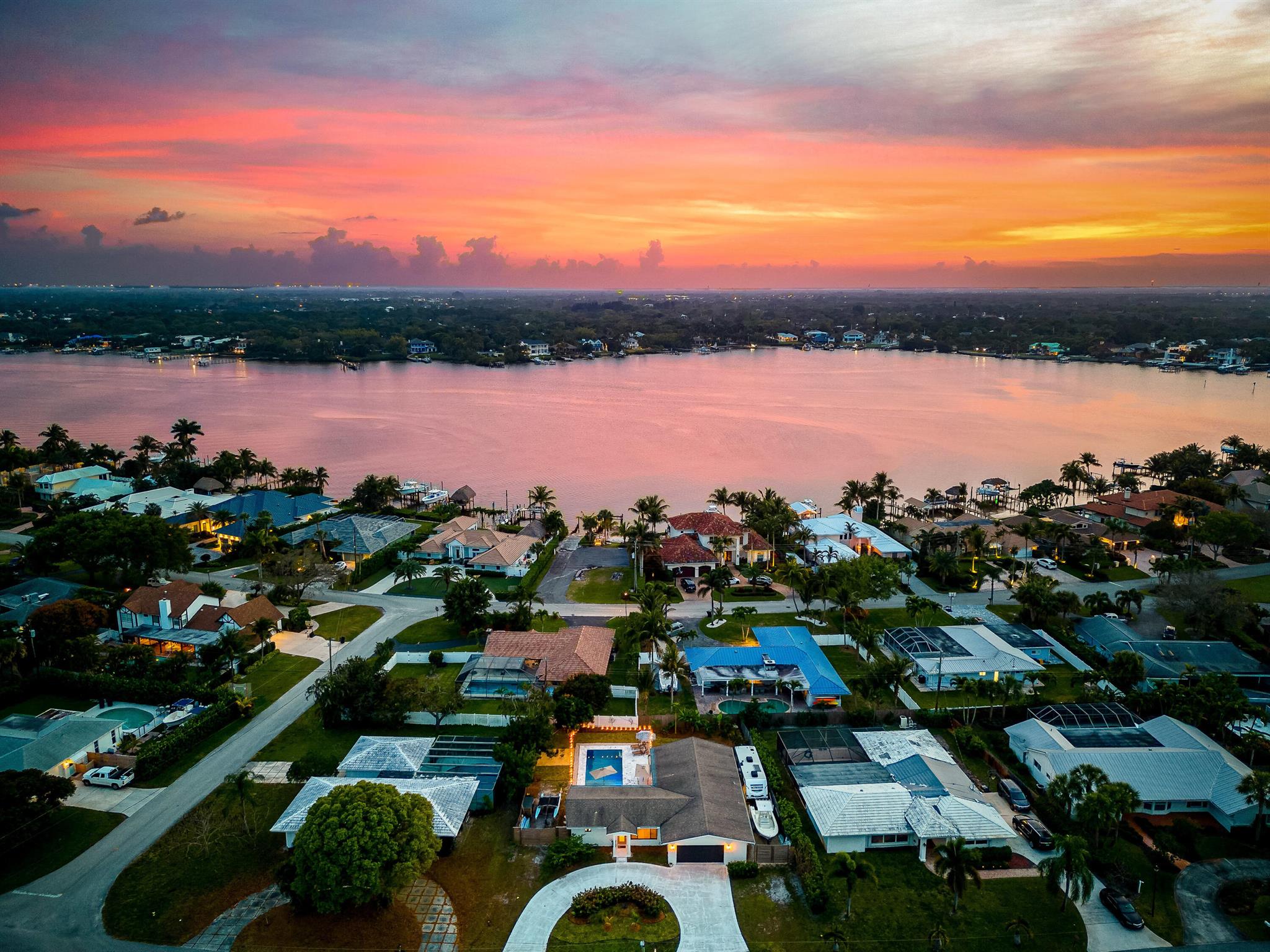TEQUESTA COUNTRY CLUB - Residential