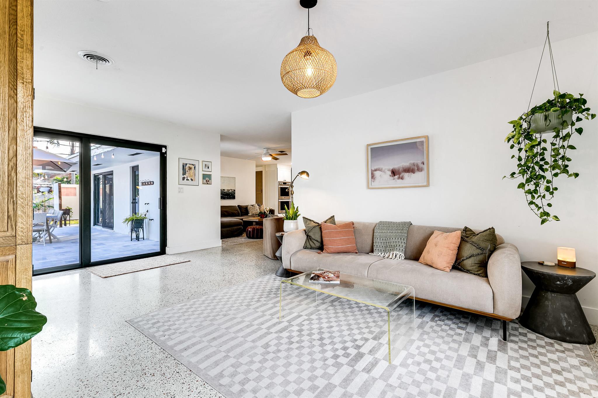 TEQUESTA COUNTRY CLUB - Residential