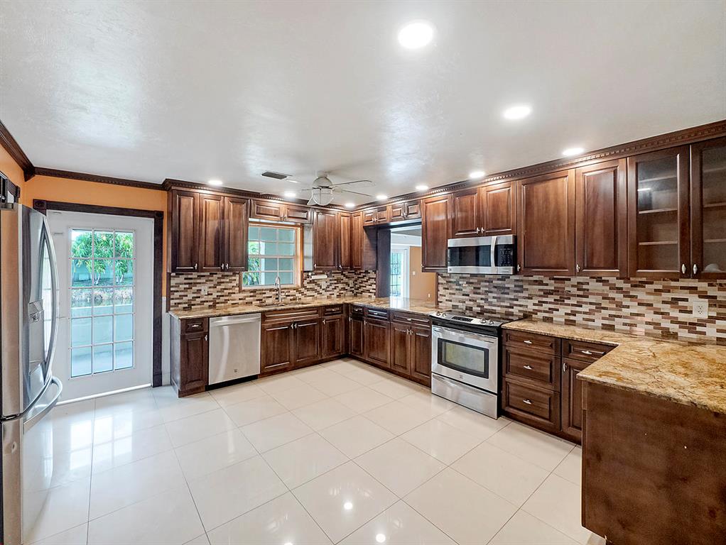 MADDEN LAKE - Residential