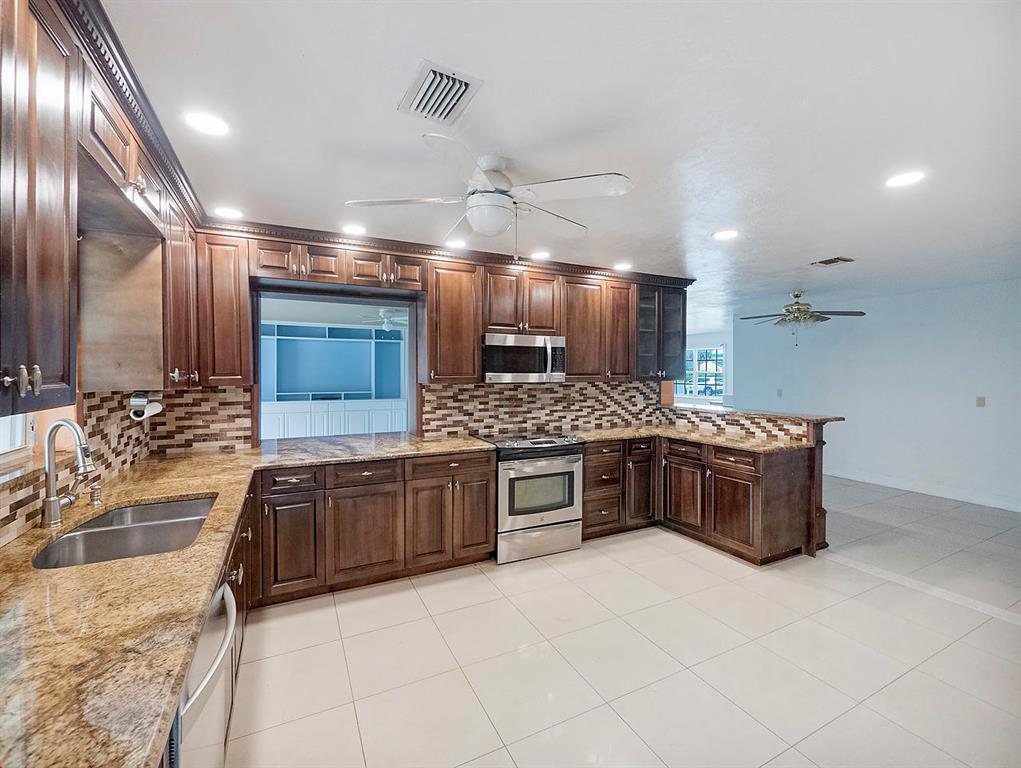 MADDEN LAKE - Residential