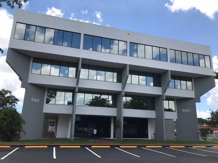 Variety of office spaces and sizes available. Office sizes ranging from 100 sq ft and up. Penthouse floor offices with sizes available that range from 3,000 to 6,000 sq ft. Whole floors available 10,000 sq ft+. Building signage available. Plenty of open parking! Suitable for many office uses- nonprofit, medical, professional services, salon services, etc. Gross leases include all utilities, janitorial, internet, electric, and water/ sewer.