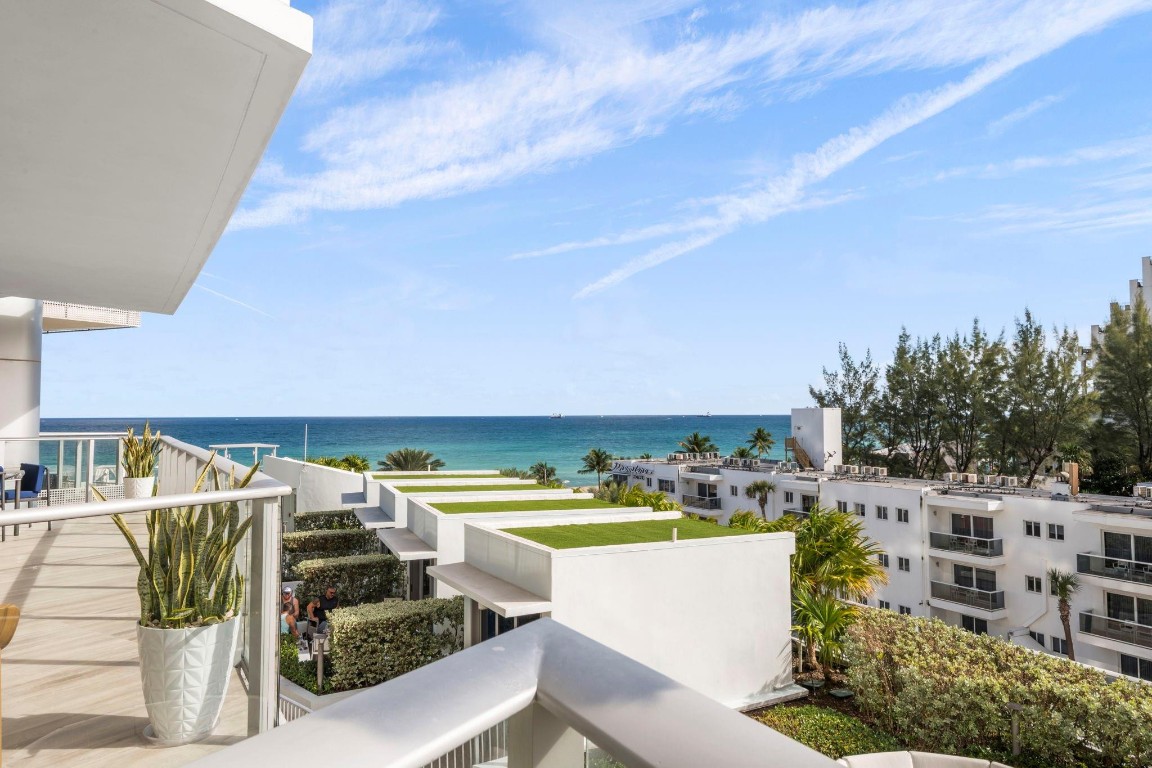 PARAMOUNT FT LAUDERDALE - Residential