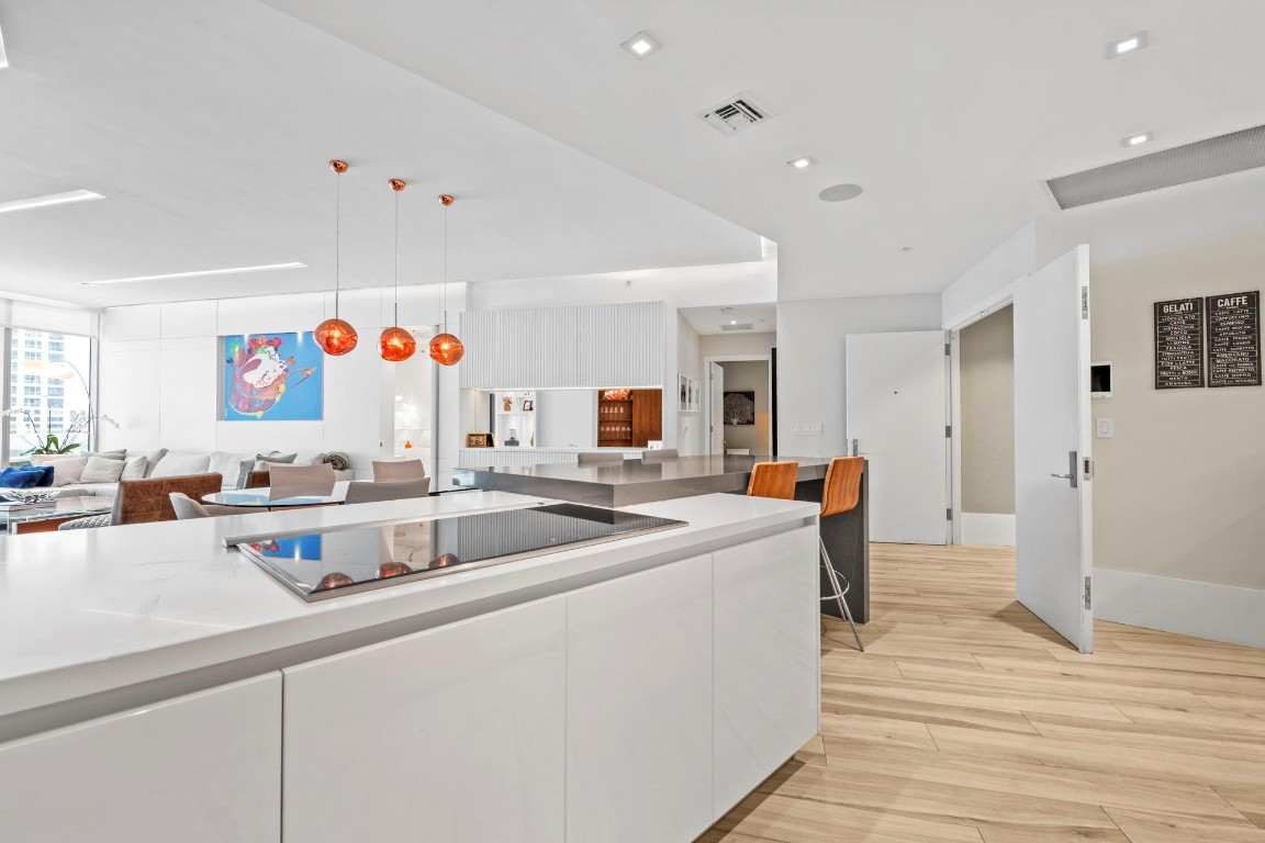 PARAMOUNT FT LAUDERDALE - Residential