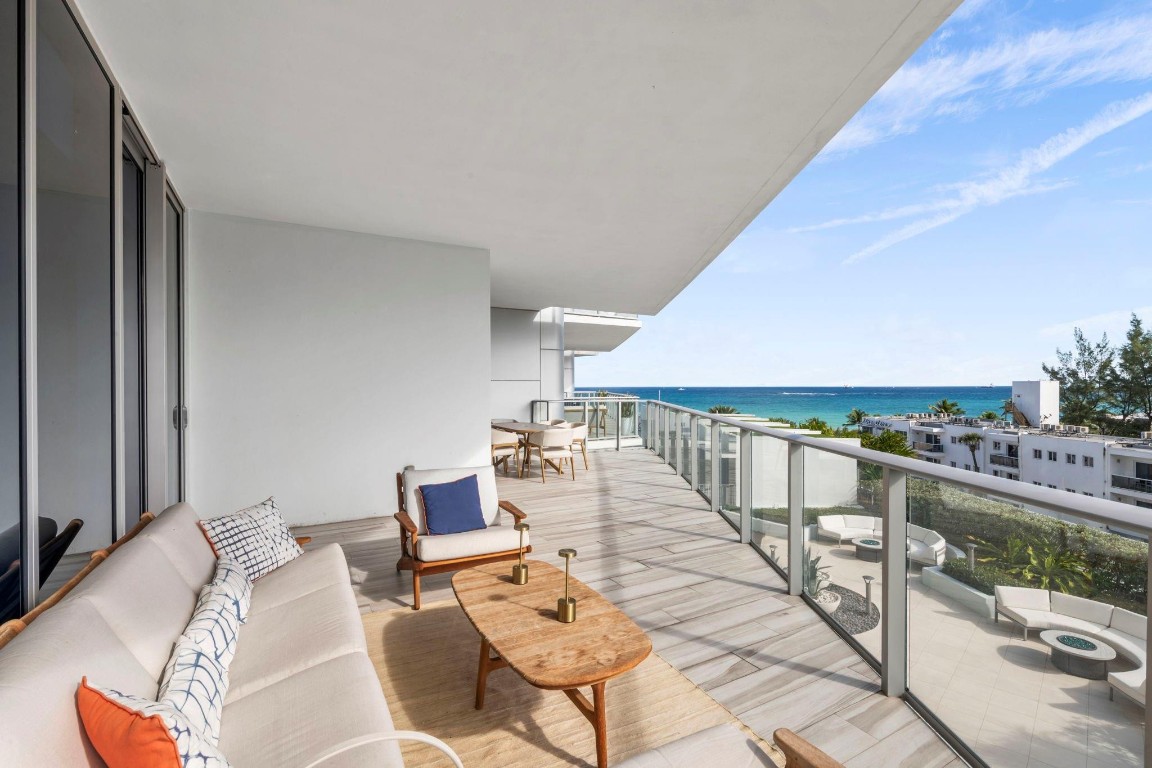 PARAMOUNT FT LAUDERDALE - Residential