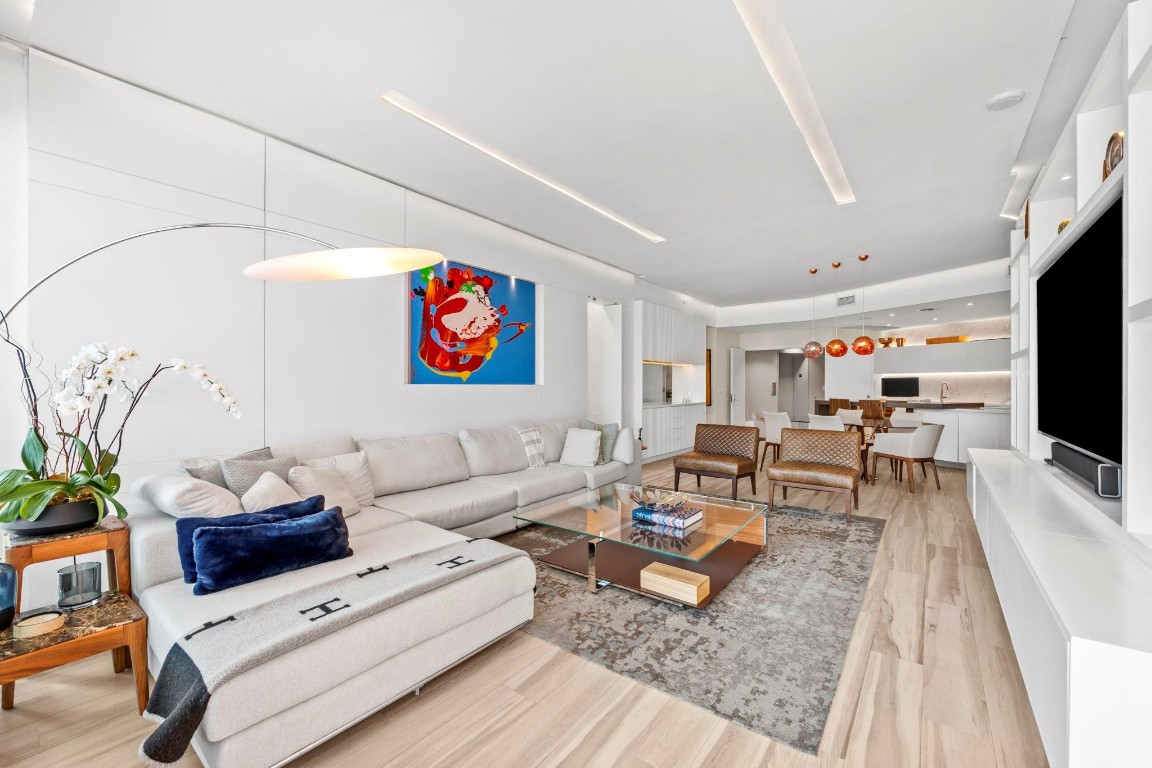 PARAMOUNT FT LAUDERDALE - Residential