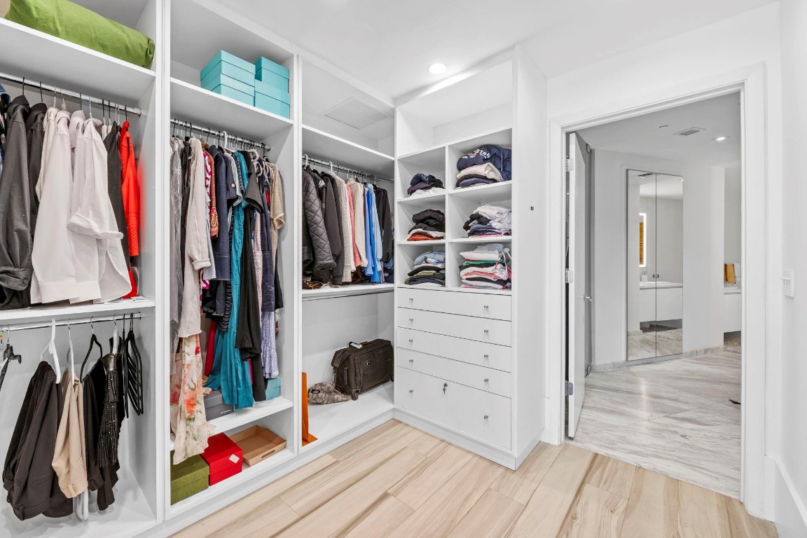 PARAMOUNT FT LAUDERDALE - Residential