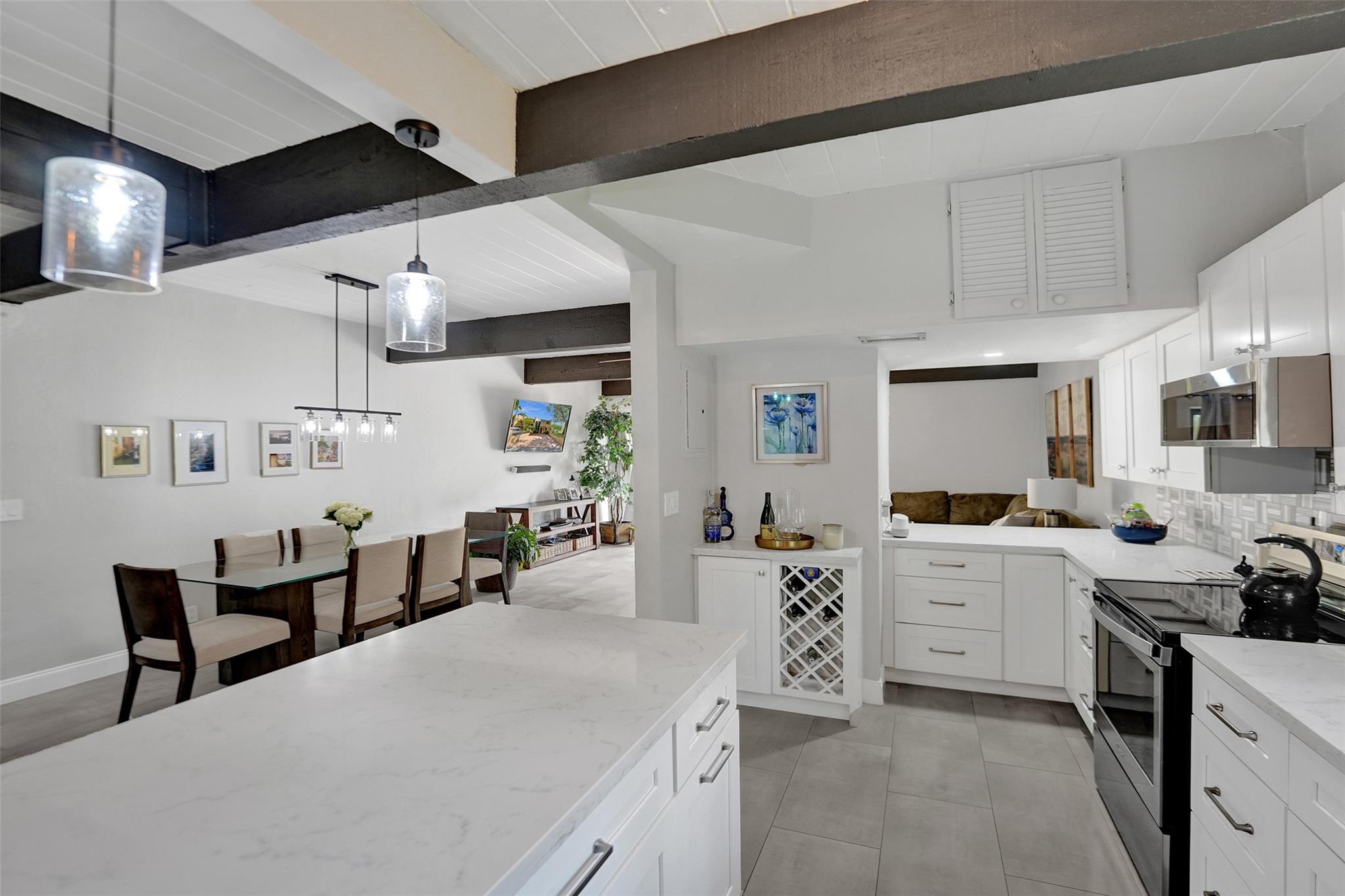 700 E COCO PLUM CR #8 8