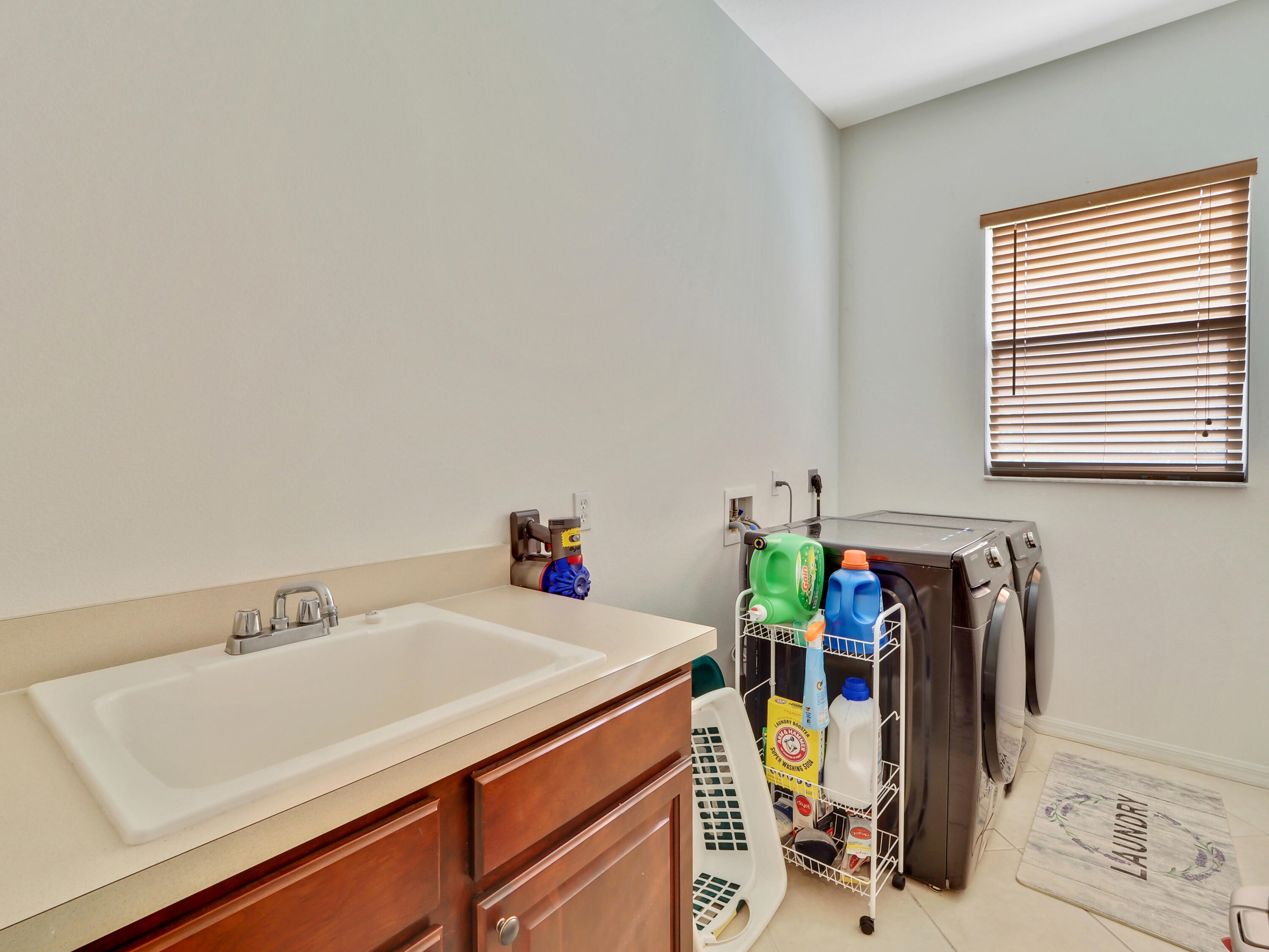 Palm Lake Gardens - Residential