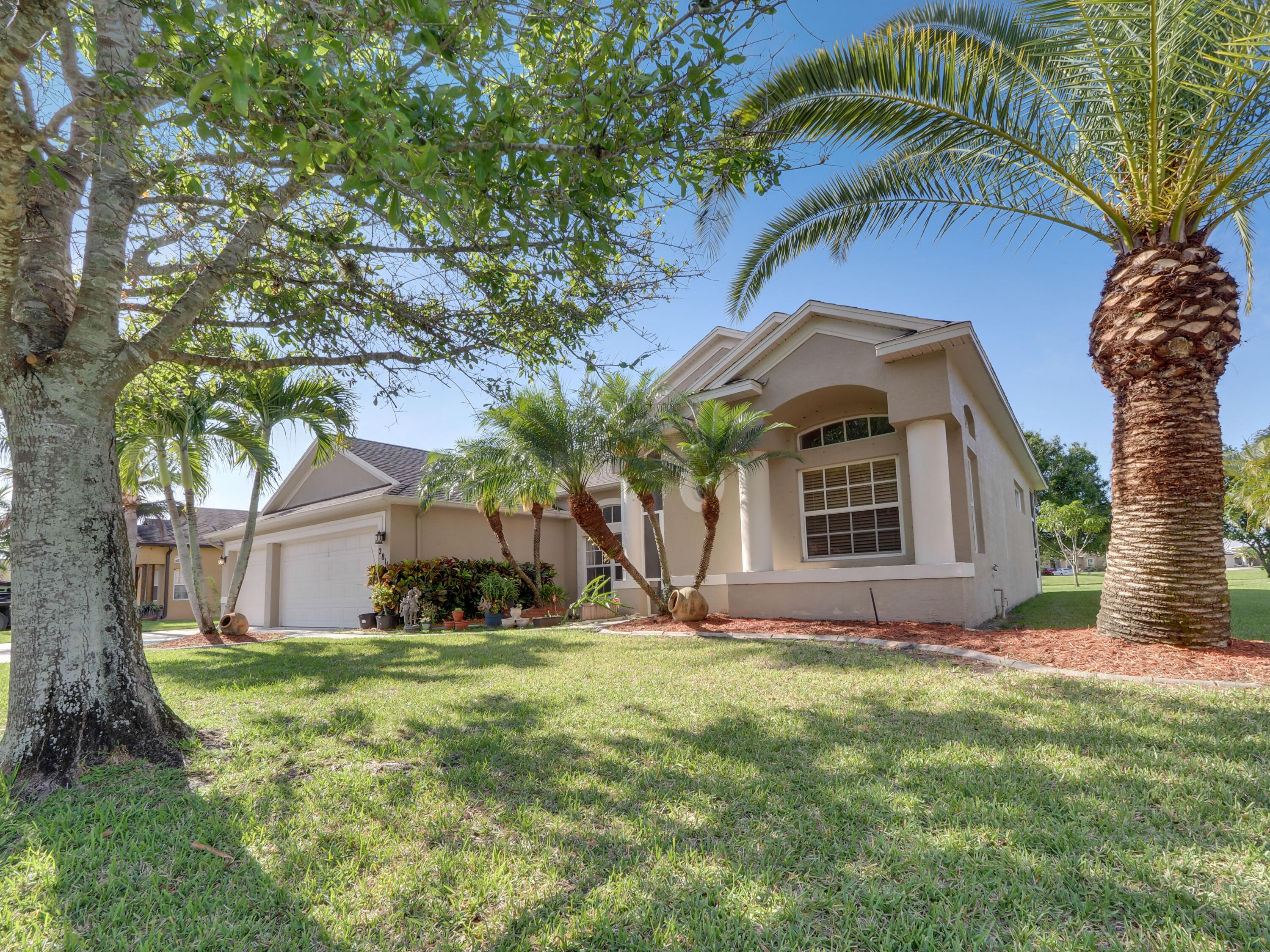 Palm Lake Gardens - Residential