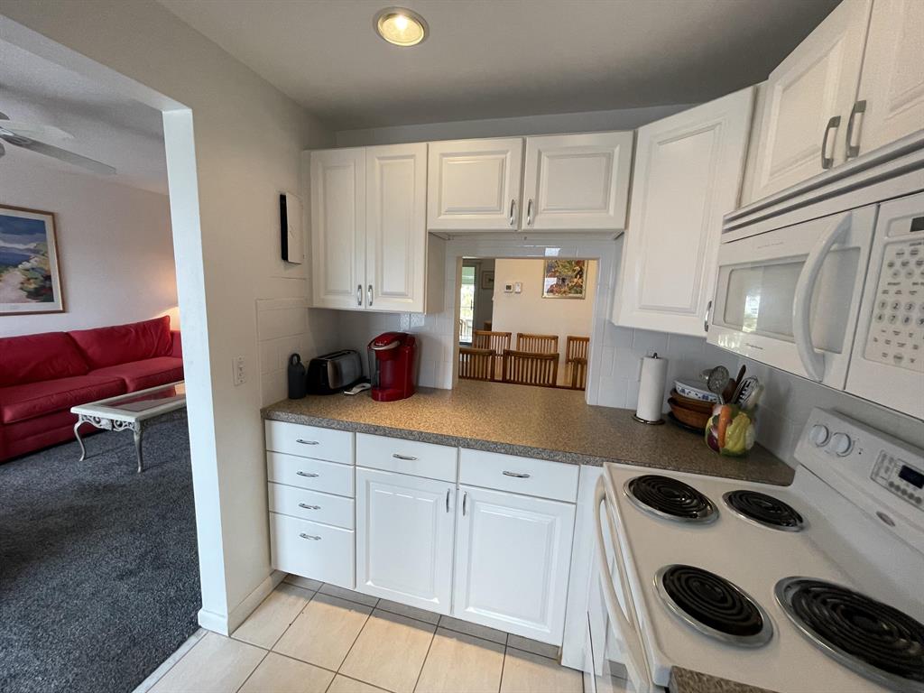 LIGHTHOUSE POINT GARDENS - Residential