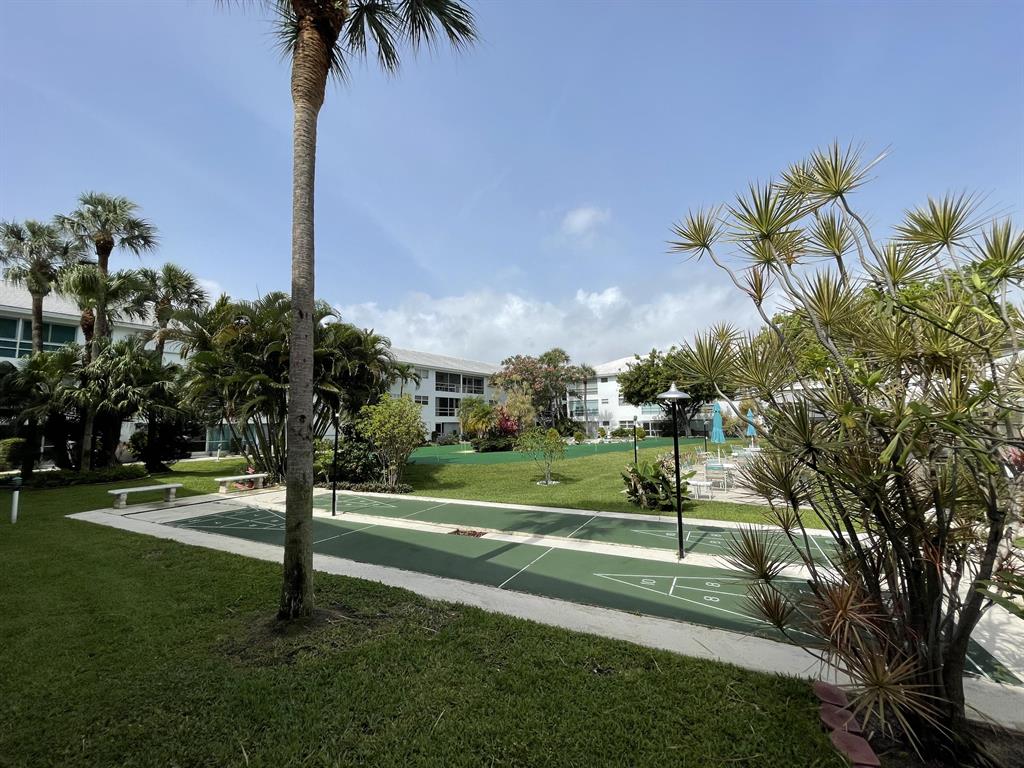 LIGHTHOUSE POINT GARDENS - Residential