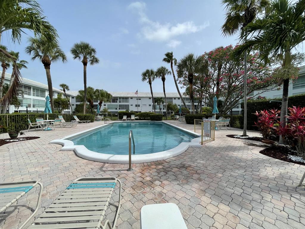 LIGHTHOUSE POINT GARDENS - Residential