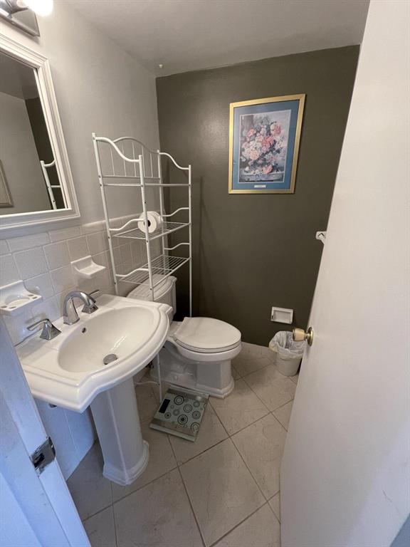 LIGHTHOUSE POINT GARDENS - Residential