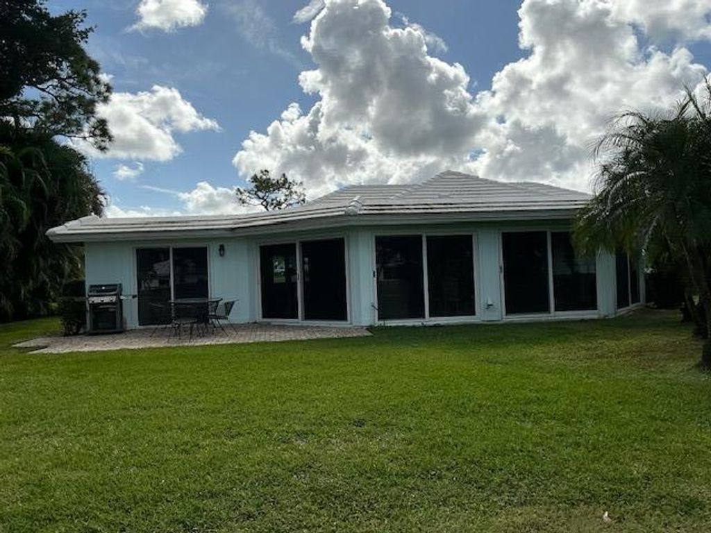 Photo of 2 Slash Pine Drive, Boynton Beach, FL 33436 (MLS # R11148502)