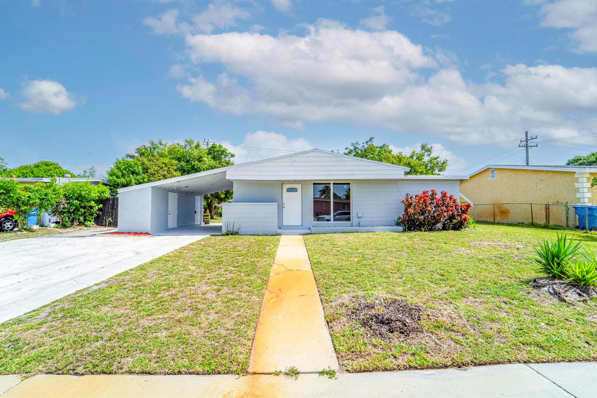 Great opportunity in the non-HOA community of Lantana Heights. This home is located just minutes from the beach, with easy access to I-95, Delray Beach, and West Palm Beach.Roof and windows have been recently replaced.Don't miss out--this one won't last!