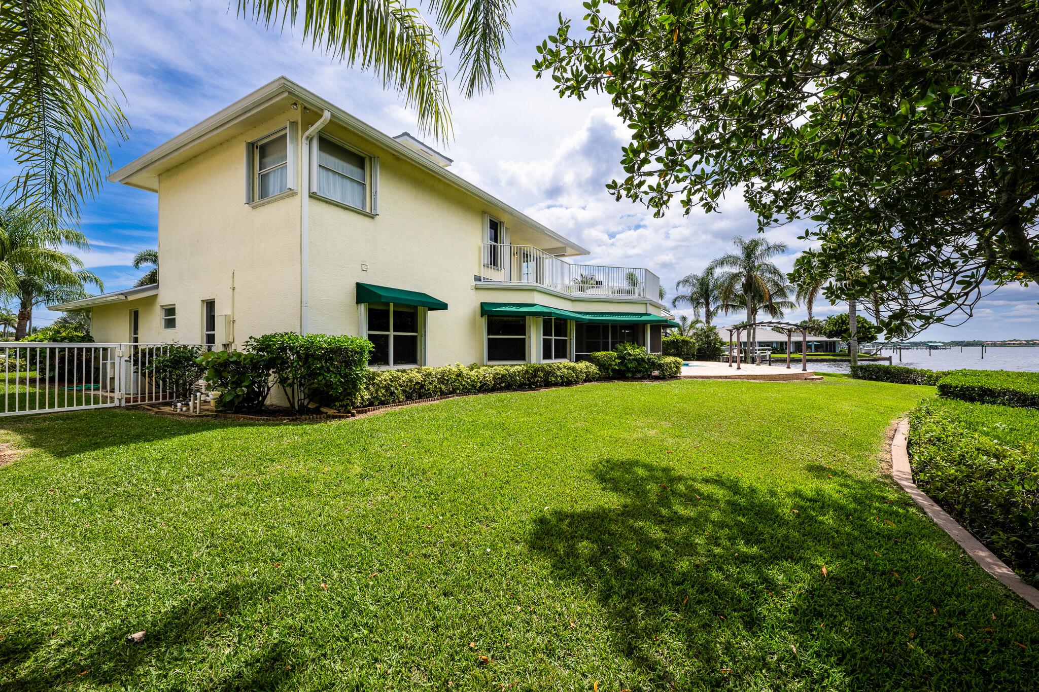 BEAU RIVAGE - Residential