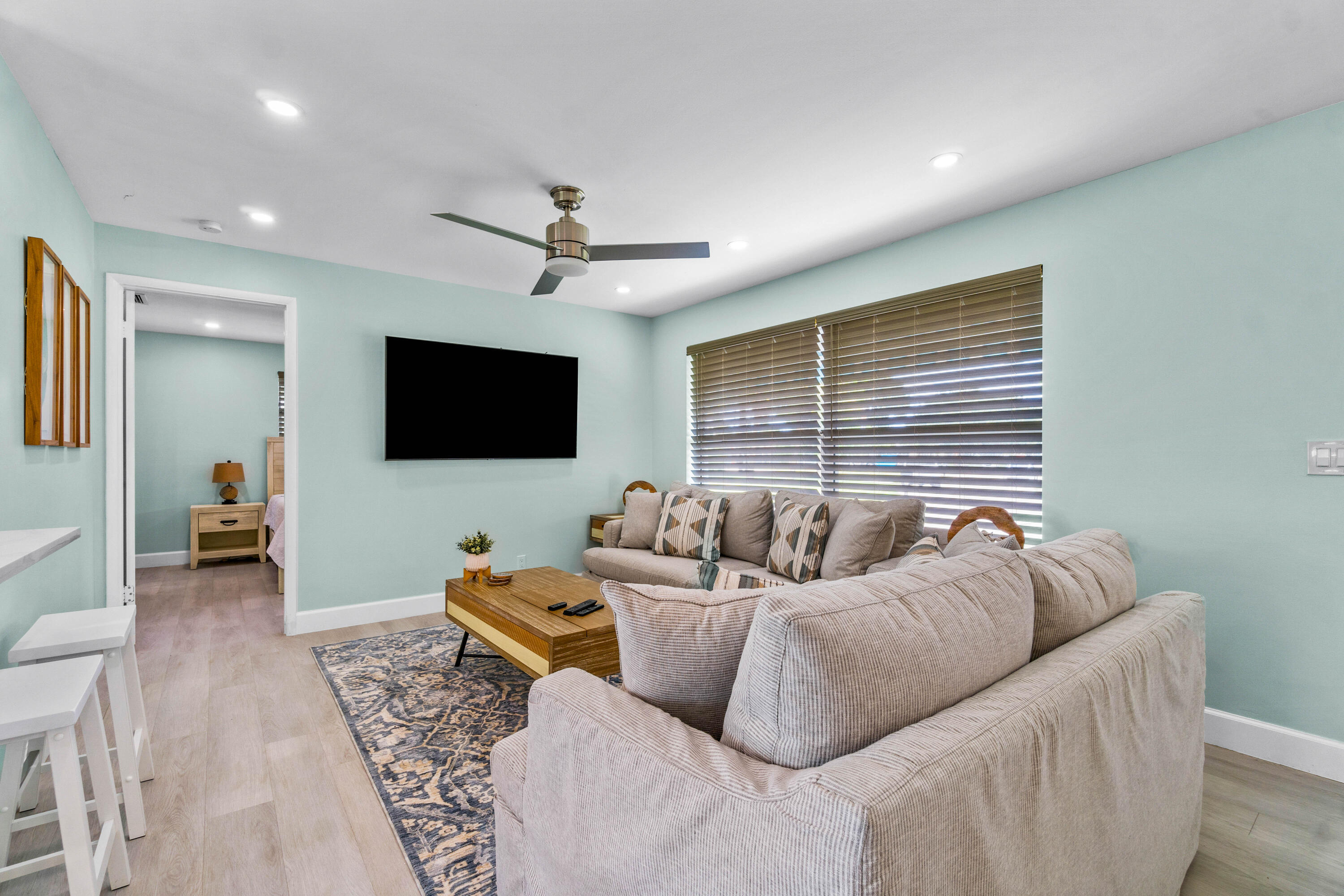 PALM BEACH SQUARE UNIT 6 - Residential