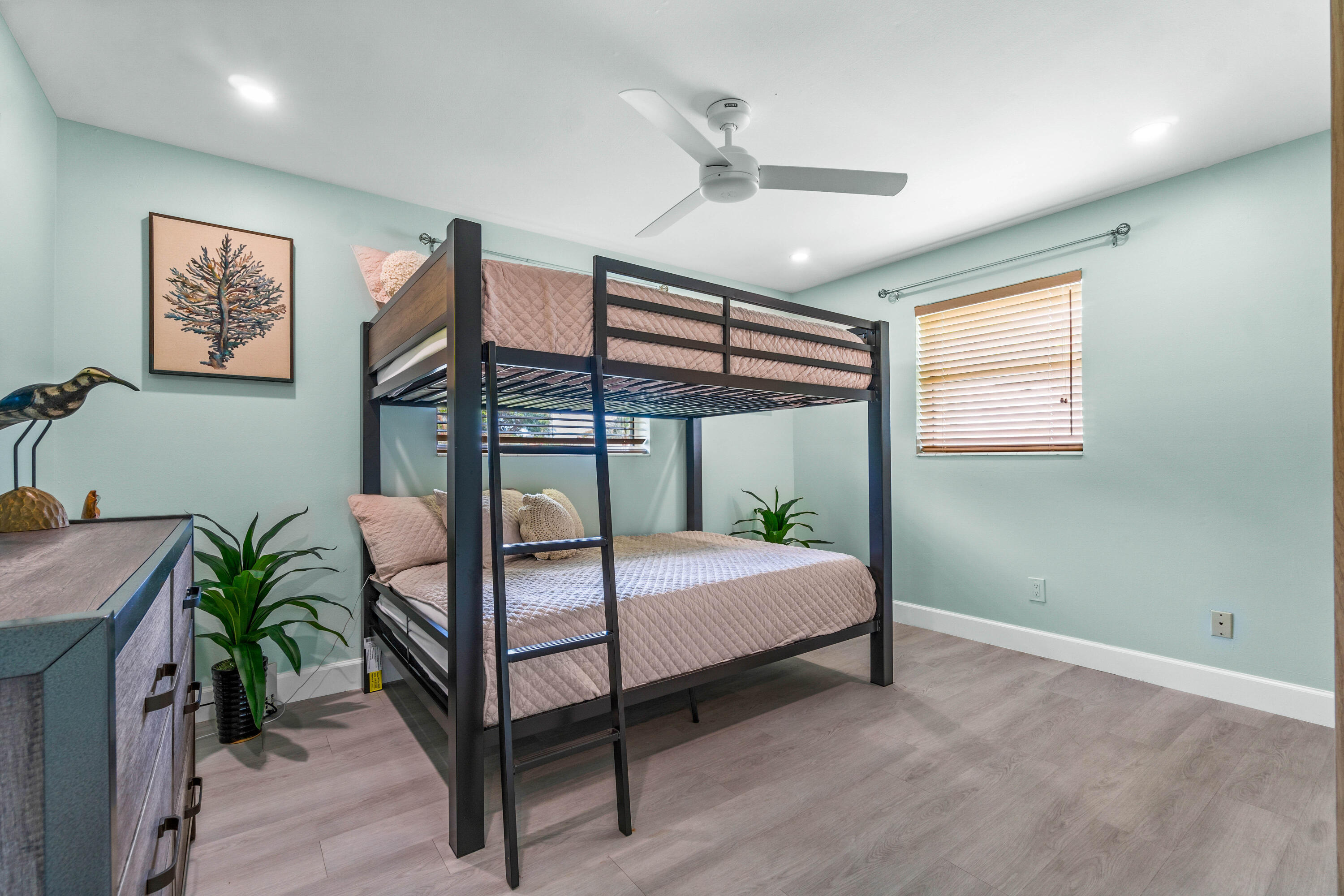 PALM BEACH SQUARE UNIT 6 - Residential