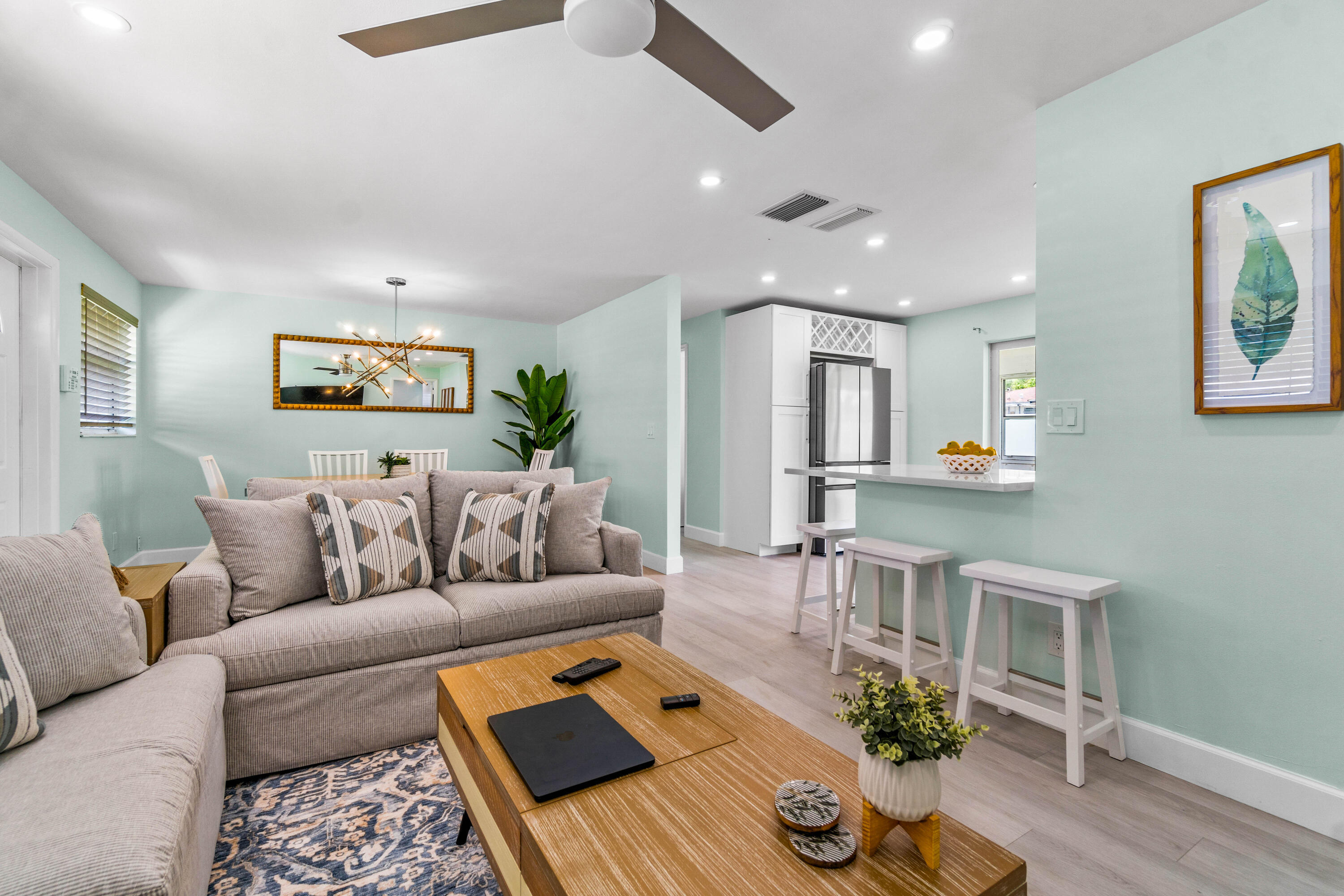 PALM BEACH SQUARE UNIT 6 - Residential
