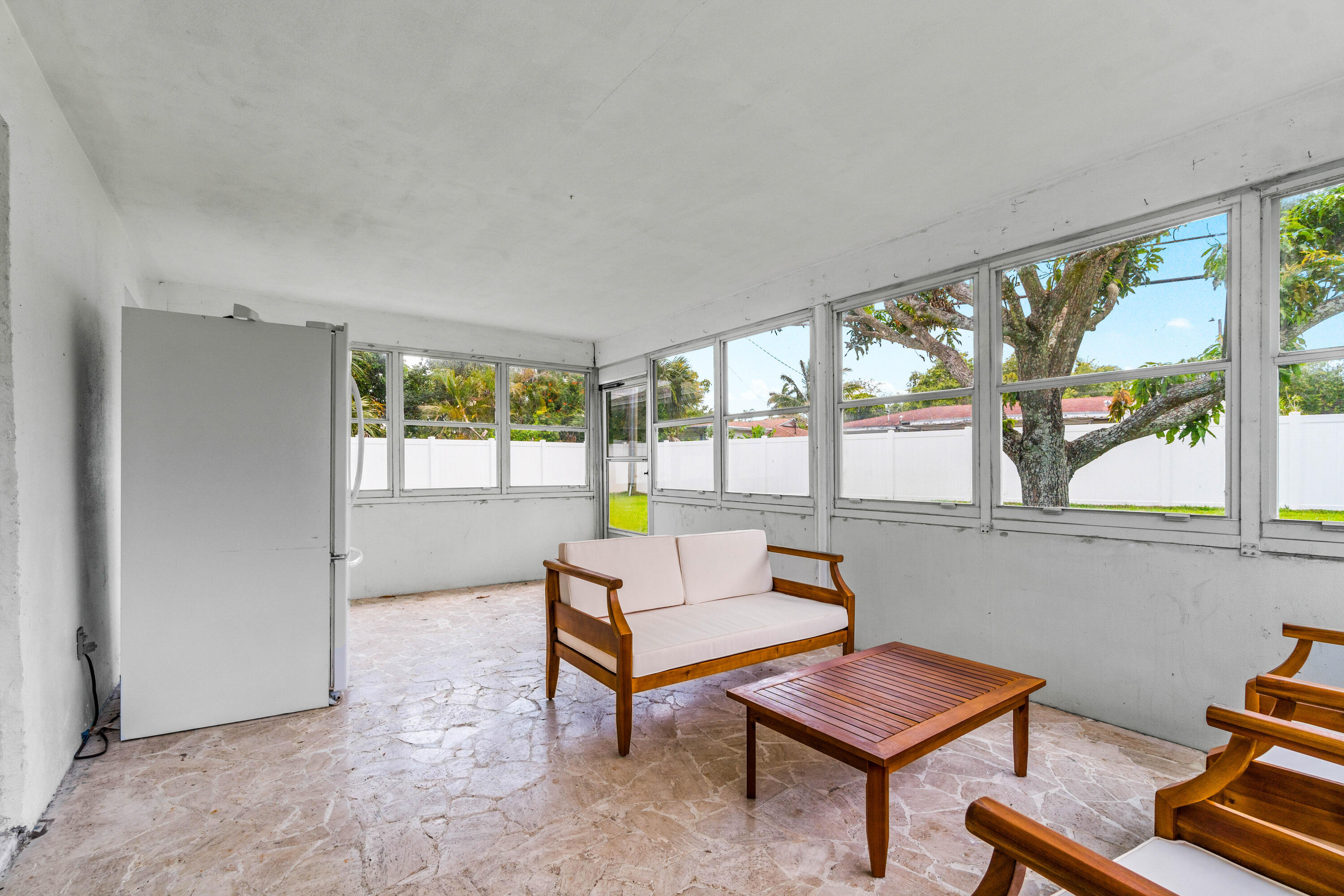 PALM BEACH SQUARE UNIT 6 - Residential