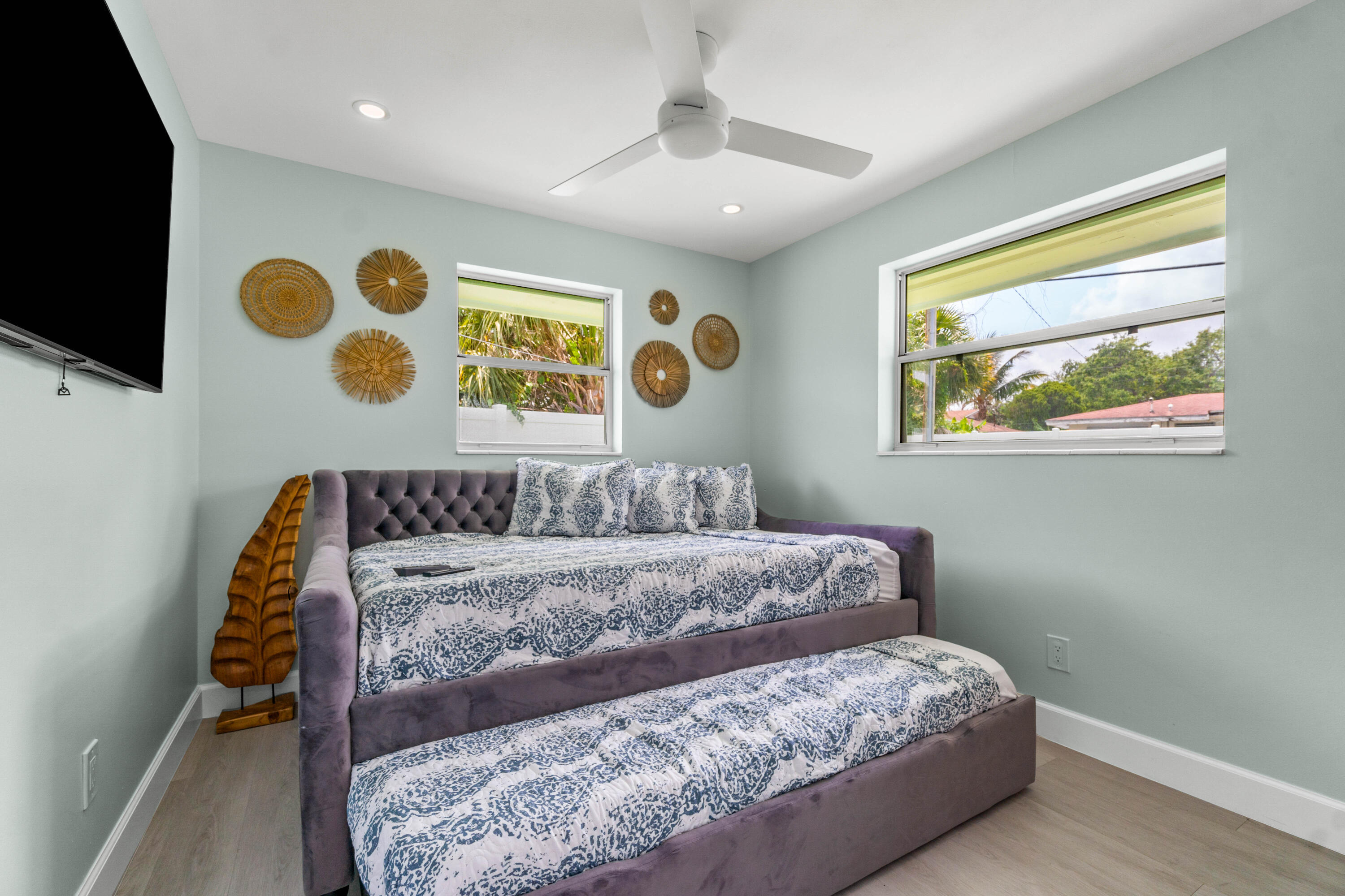 PALM BEACH SQUARE UNIT 6 - Residential