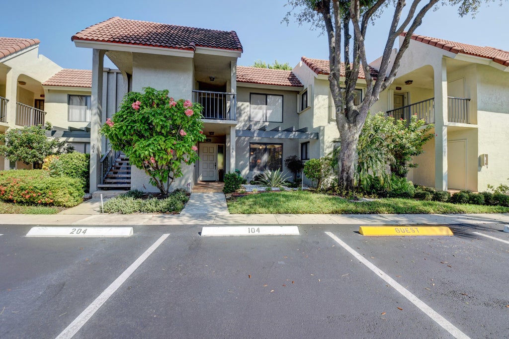 Photo of 5673 Fairway Park Drive #104, Boynton Beach, FL 33437 (MLS # R10998706)