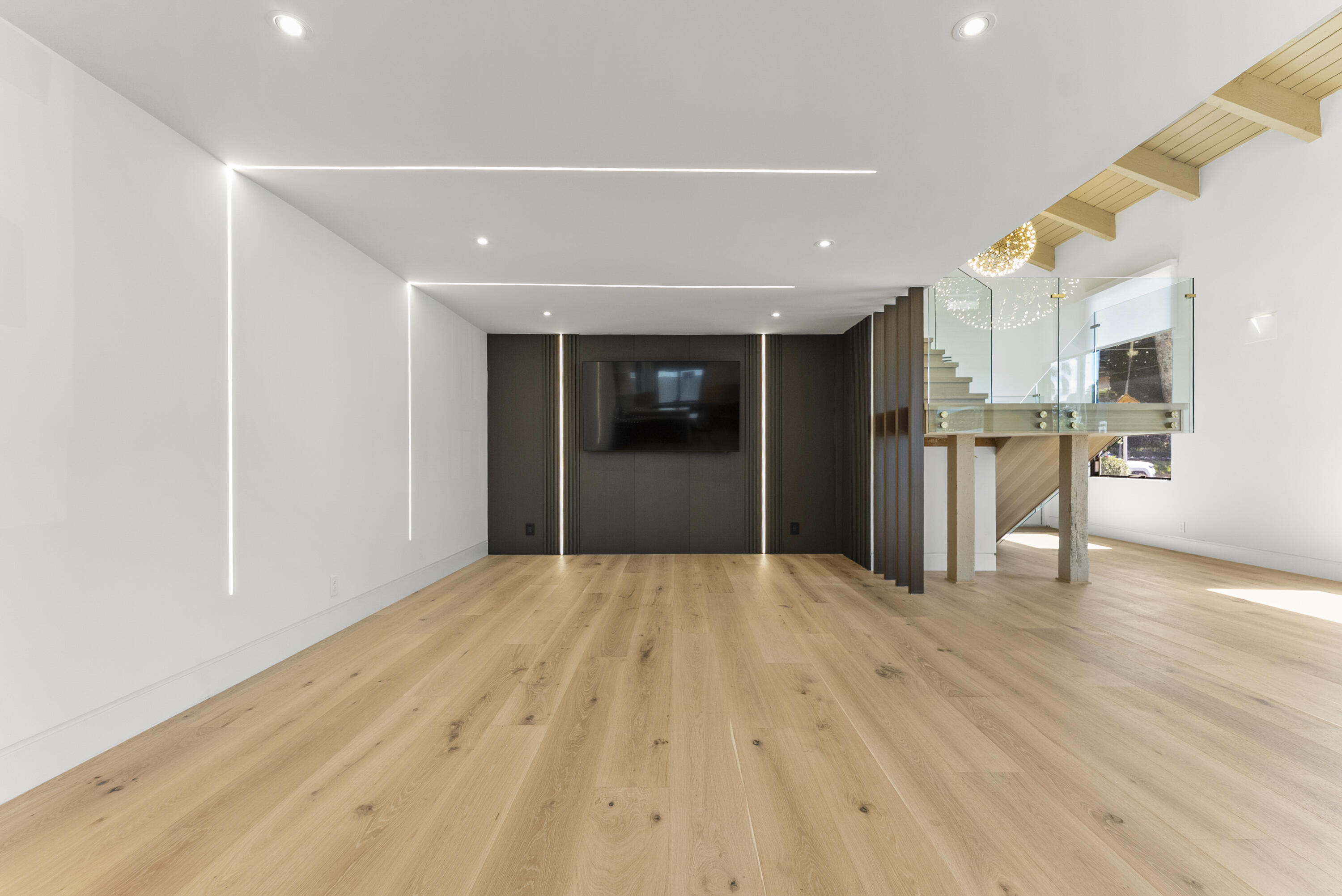 21-46-43, ELY 108,44FT - Residential