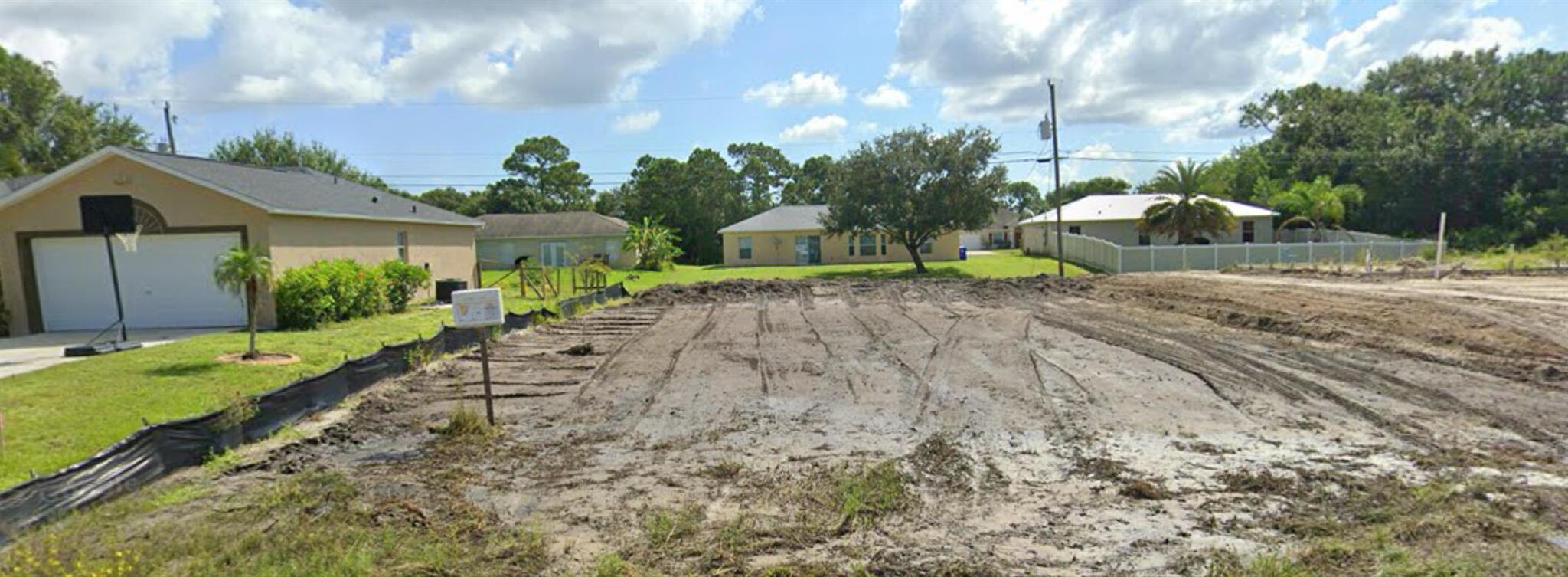 Ready to build your dream home? This lot is located in Vero Lake Estates, a peaceful subdivision conveniently located less than 10 miles from the ocean and is even closer to the interstate for easy commuting!