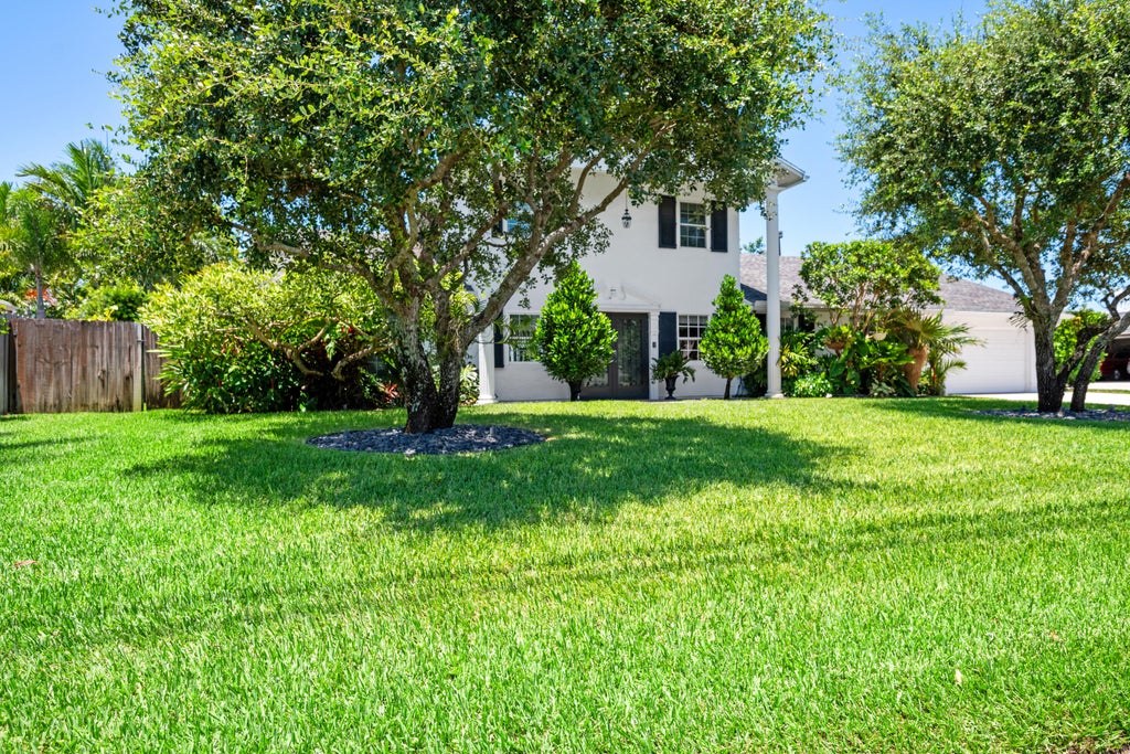 Photo of 4483 Palo Verde Drive, Boynton Beach, FL 33436 (MLS # R11102943)