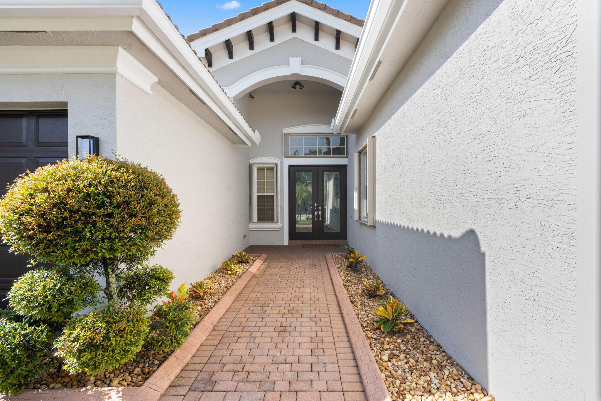 8844 STARHAVEN Cove