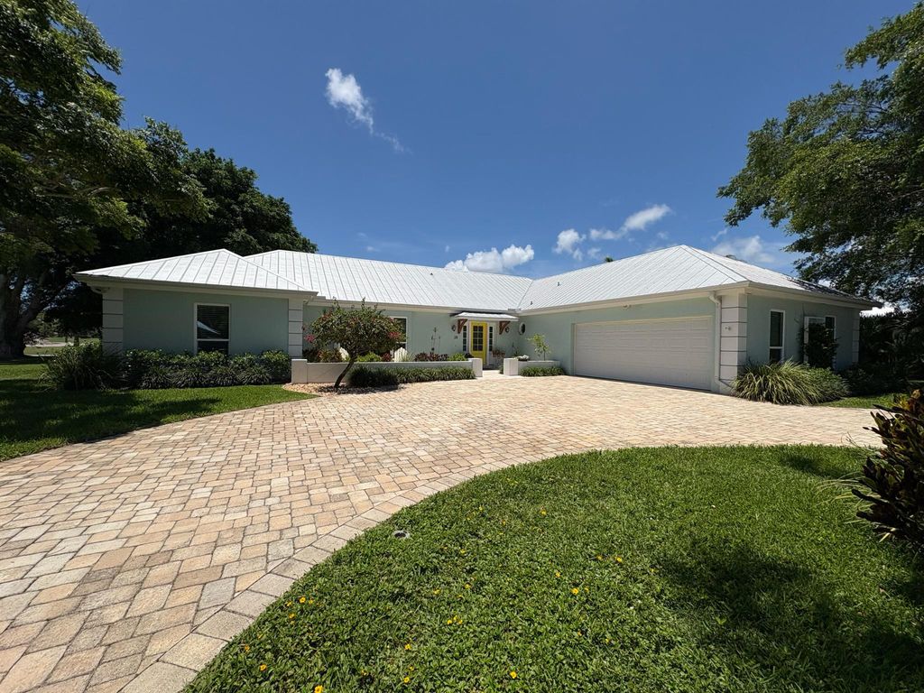Photo of 28 SE Turtle Creek Drive, Jupiter, FL 33469 (MLS # R11111283)