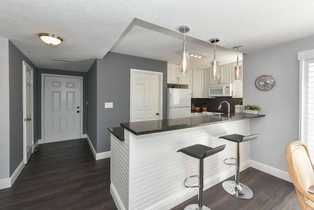 Photo of 353 S Us Highway 1 #B306, Jupiter, FL 33477 (MLS # R11063172)