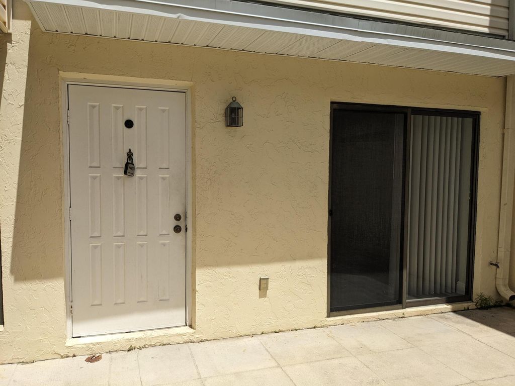 Photo of 633 Executive Center Drive #L104, West Palm Beach, FL 33401 (MLS # R10997968)