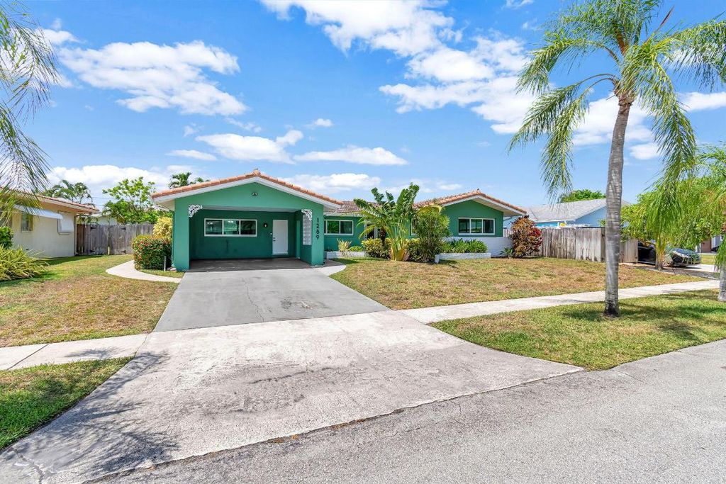 Photo of 1289 SW 7th Street, Boca Raton, FL 33486 (MLS # R10993113)