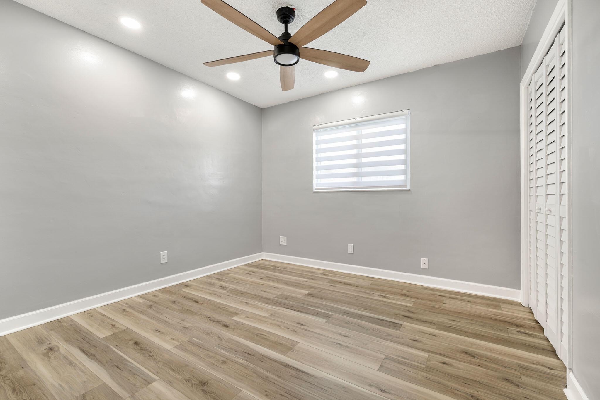 BOCA RATON SQUARE - Residential Lease