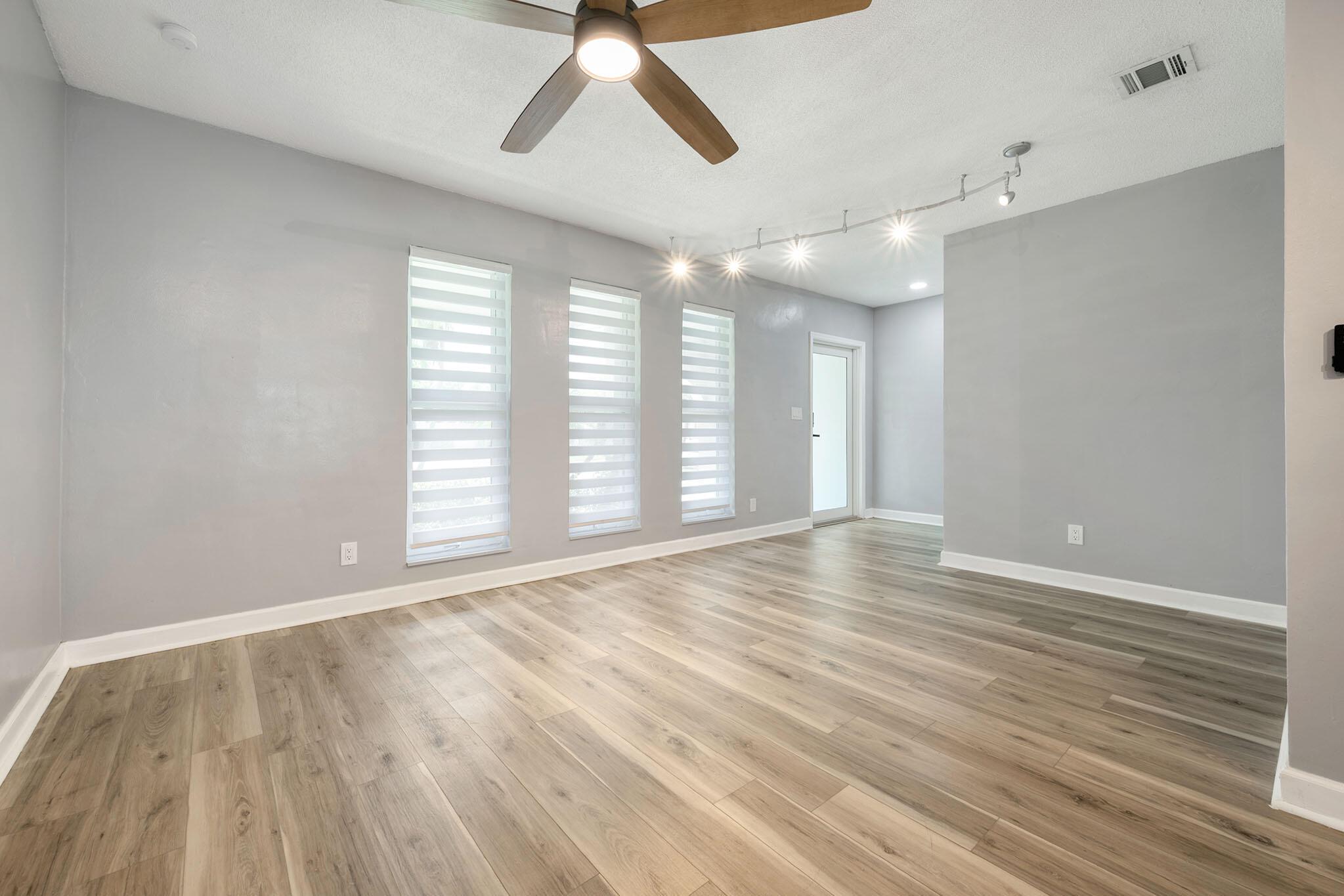 BOCA RATON SQUARE - Residential Lease